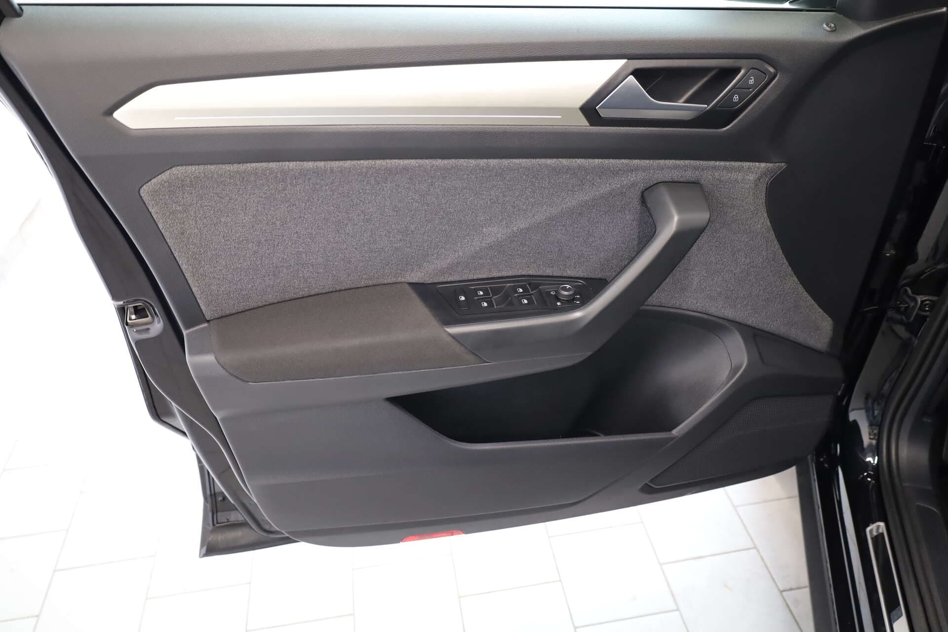 VOLKSWAGEN T-Roc, photo 13 sur 16