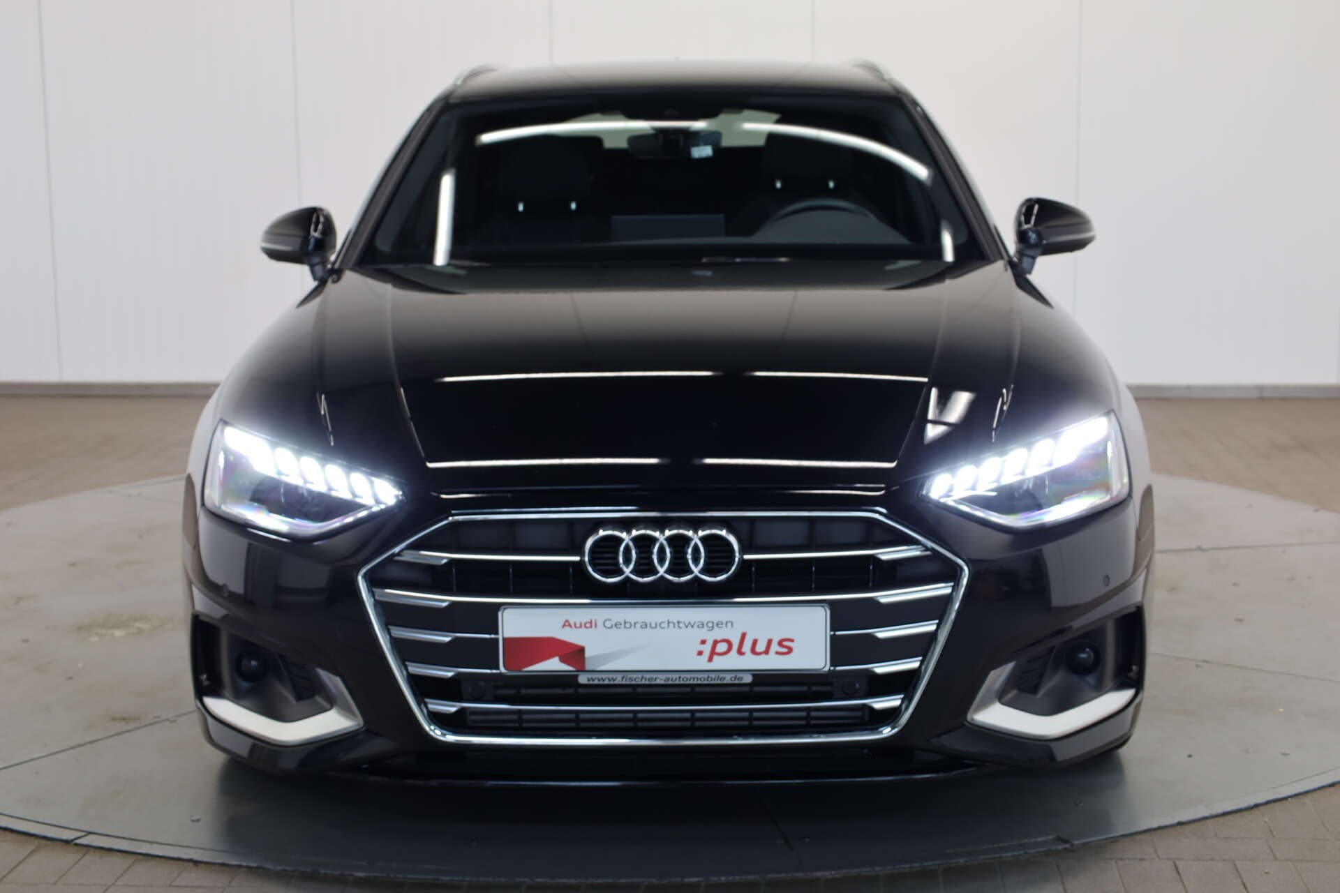 AUDI A4 Avant, photo 2 sur 17