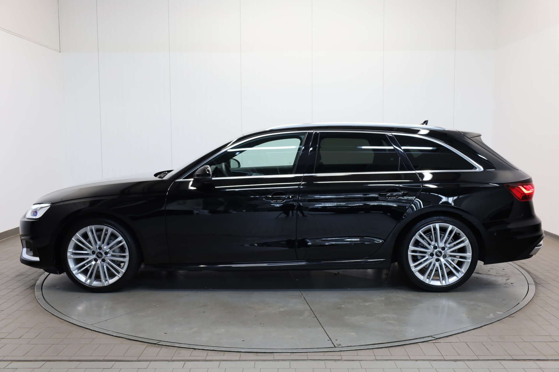 AUDI A4 Avant, photo 4 sur 17