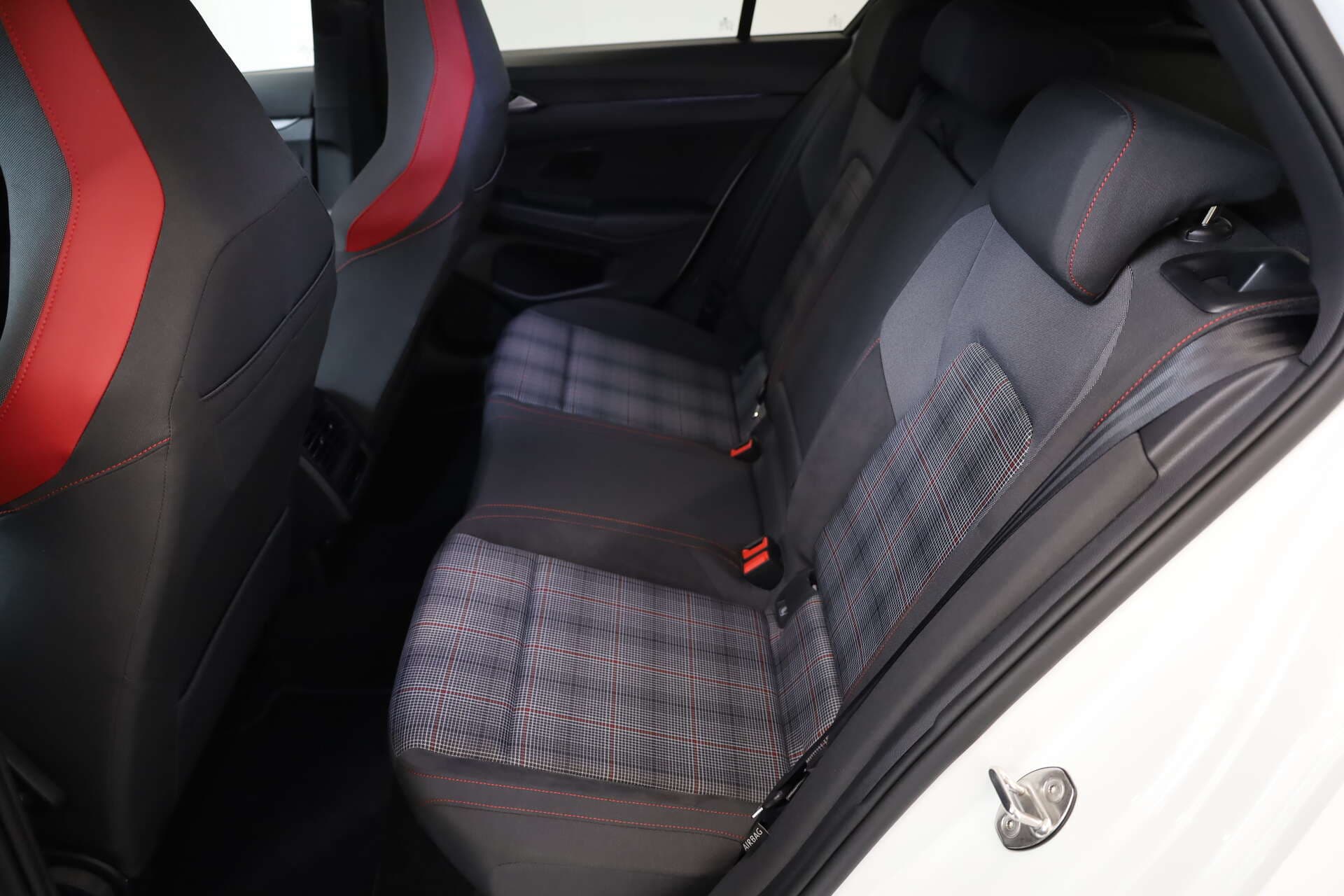 VOLKSWAGEN Golf, photo 14 sur 17