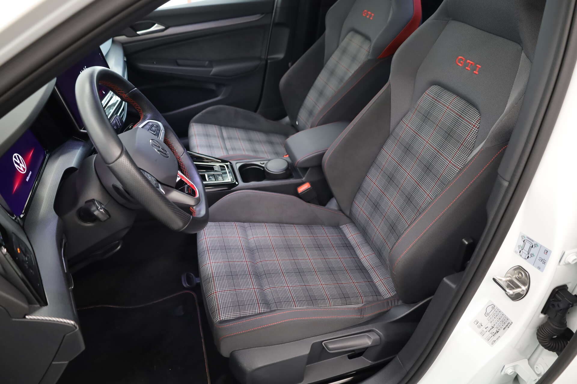 VOLKSWAGEN Golf, photo 5 sur 17