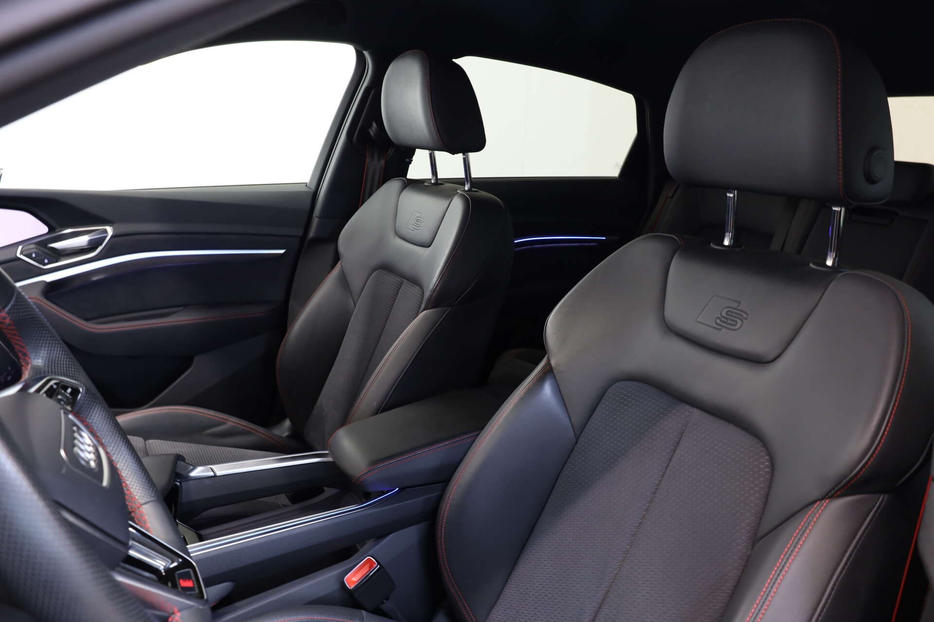 AUDI Q8 Sportback e-tron, photo 9 sur 17