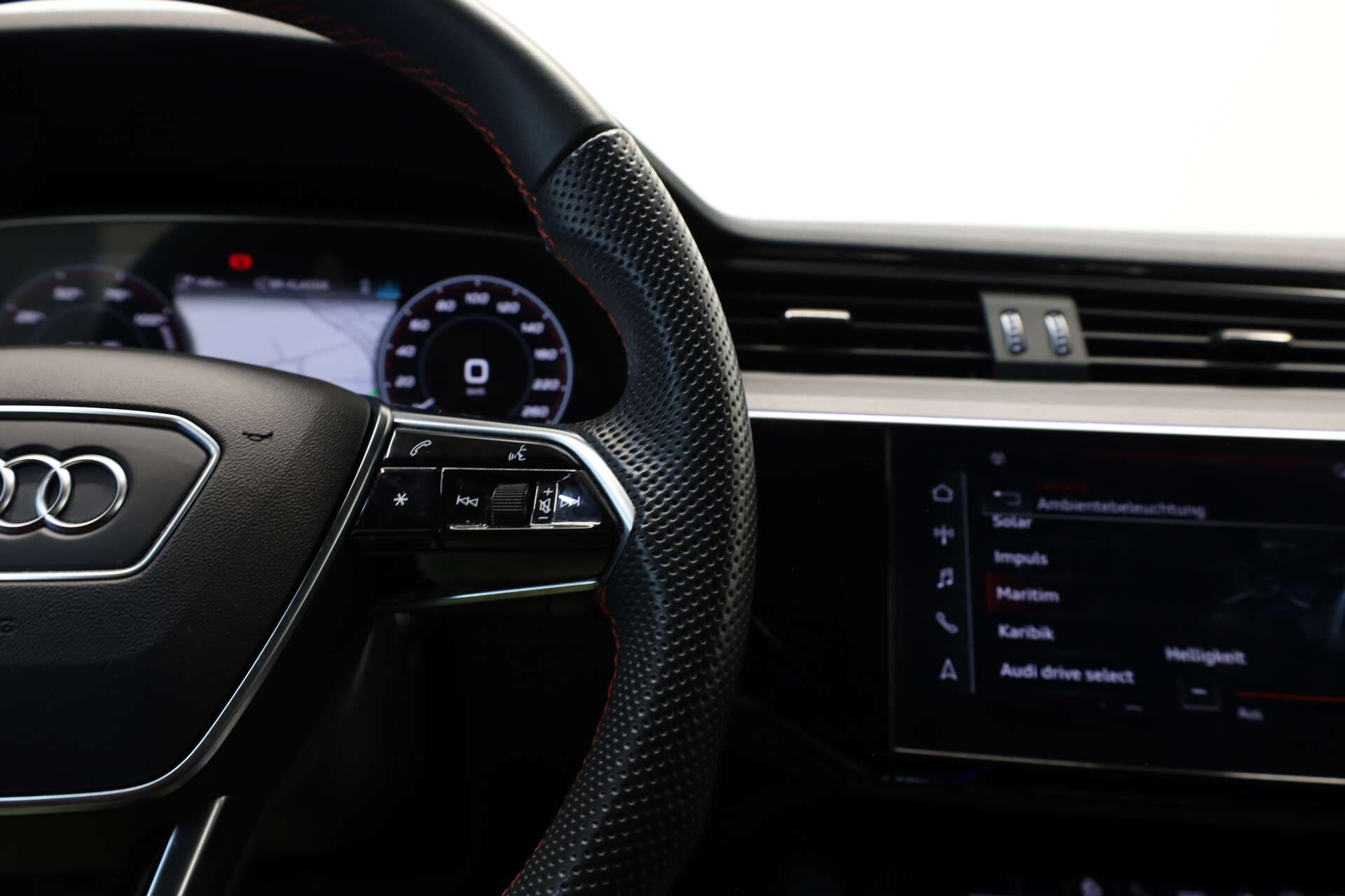 AUDI Q8 Sportback e-tron, photo 15 sur 17