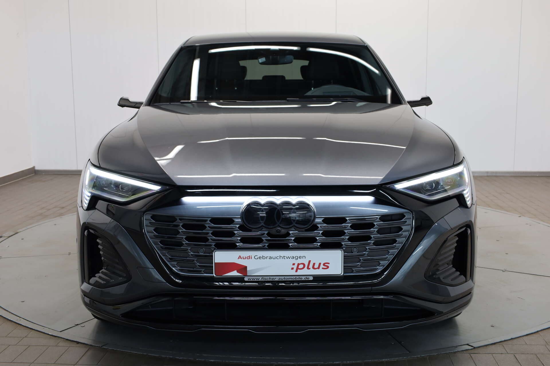 AUDI Q8 Sportback e-tron, photo 2 sur 17
