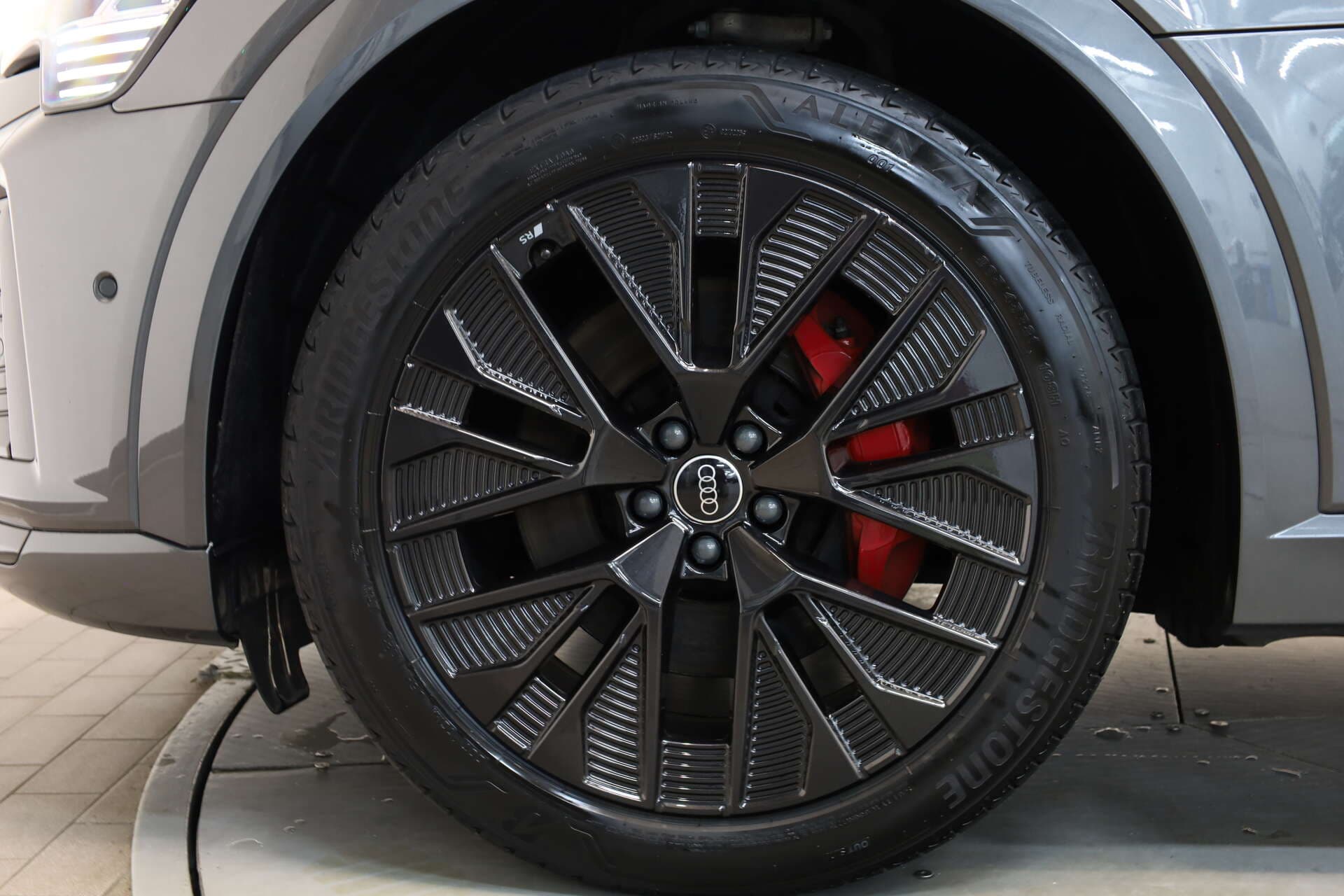 AUDI Q8 Sportback e-tron, photo 7 sur 17
