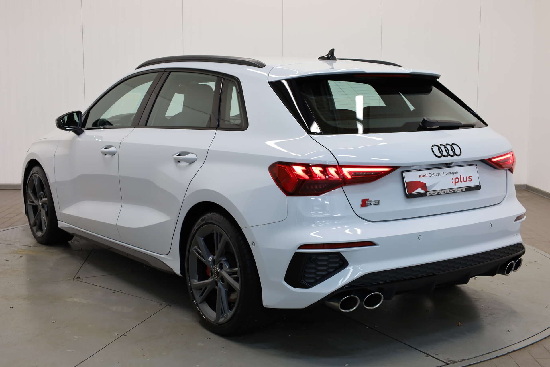 AUDI S3 Sportback, photo 2 sur 17