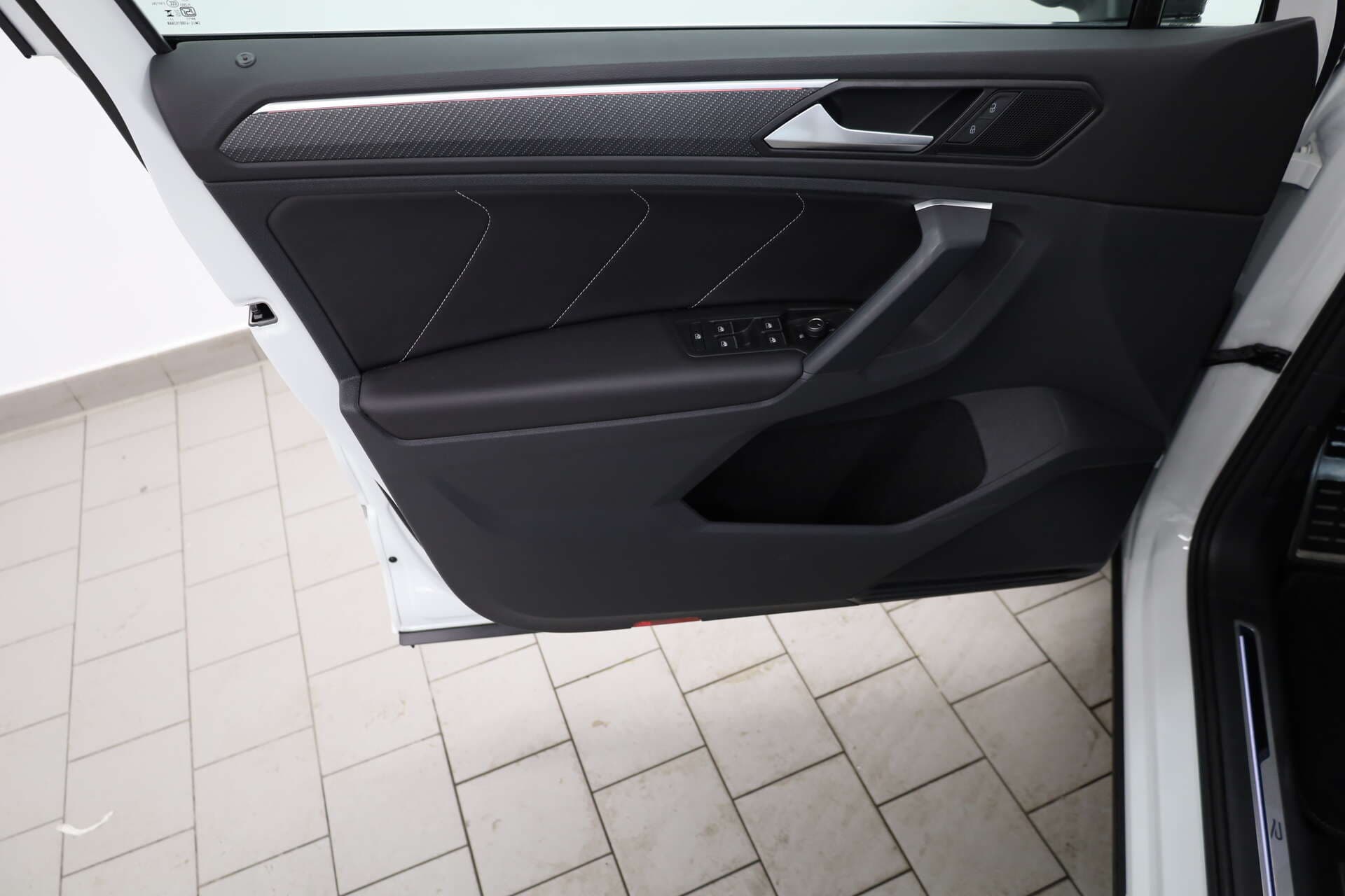 VOLKSWAGEN Tiguan, photo 13 sur 16