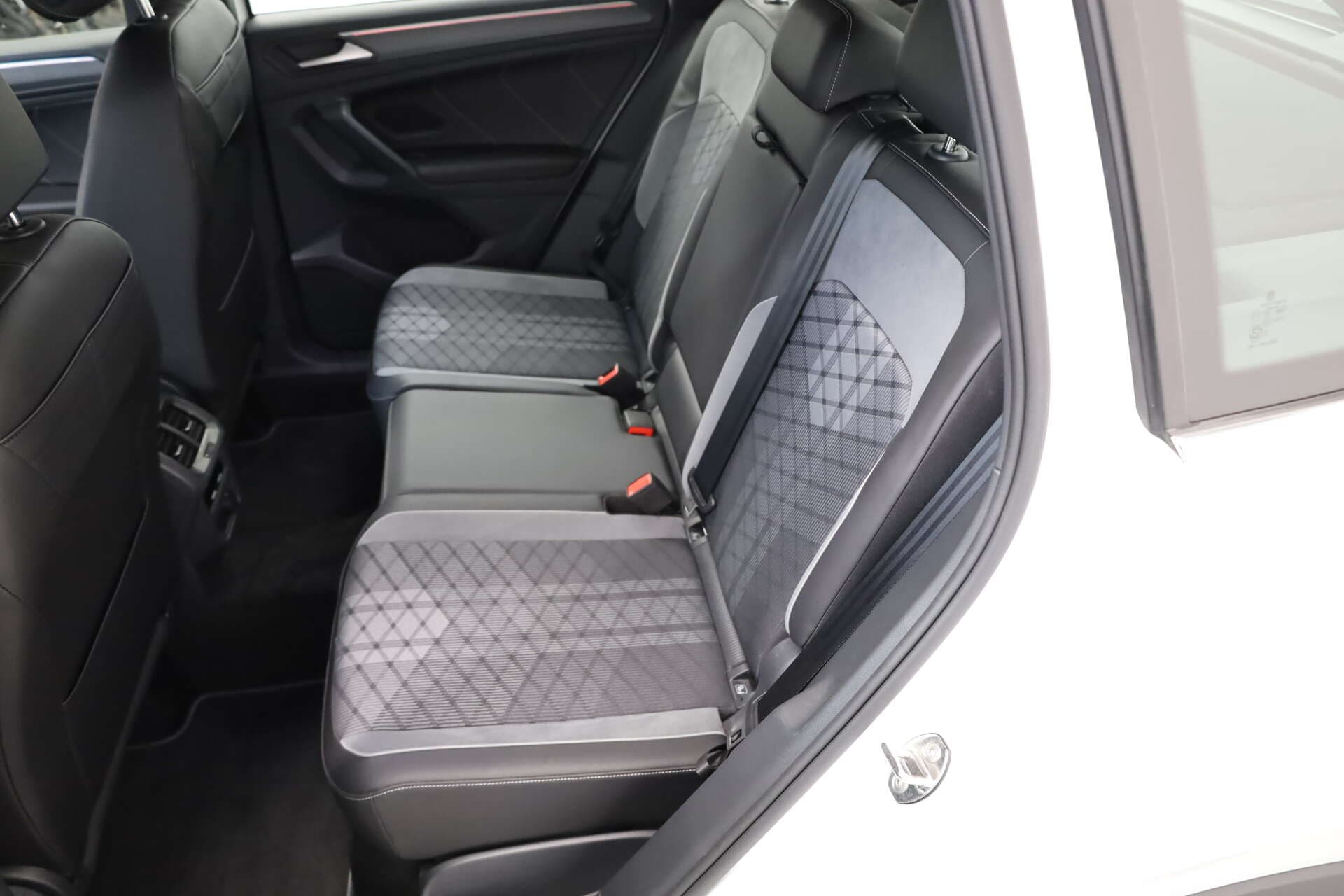 VOLKSWAGEN Tiguan, photo 14 sur 16