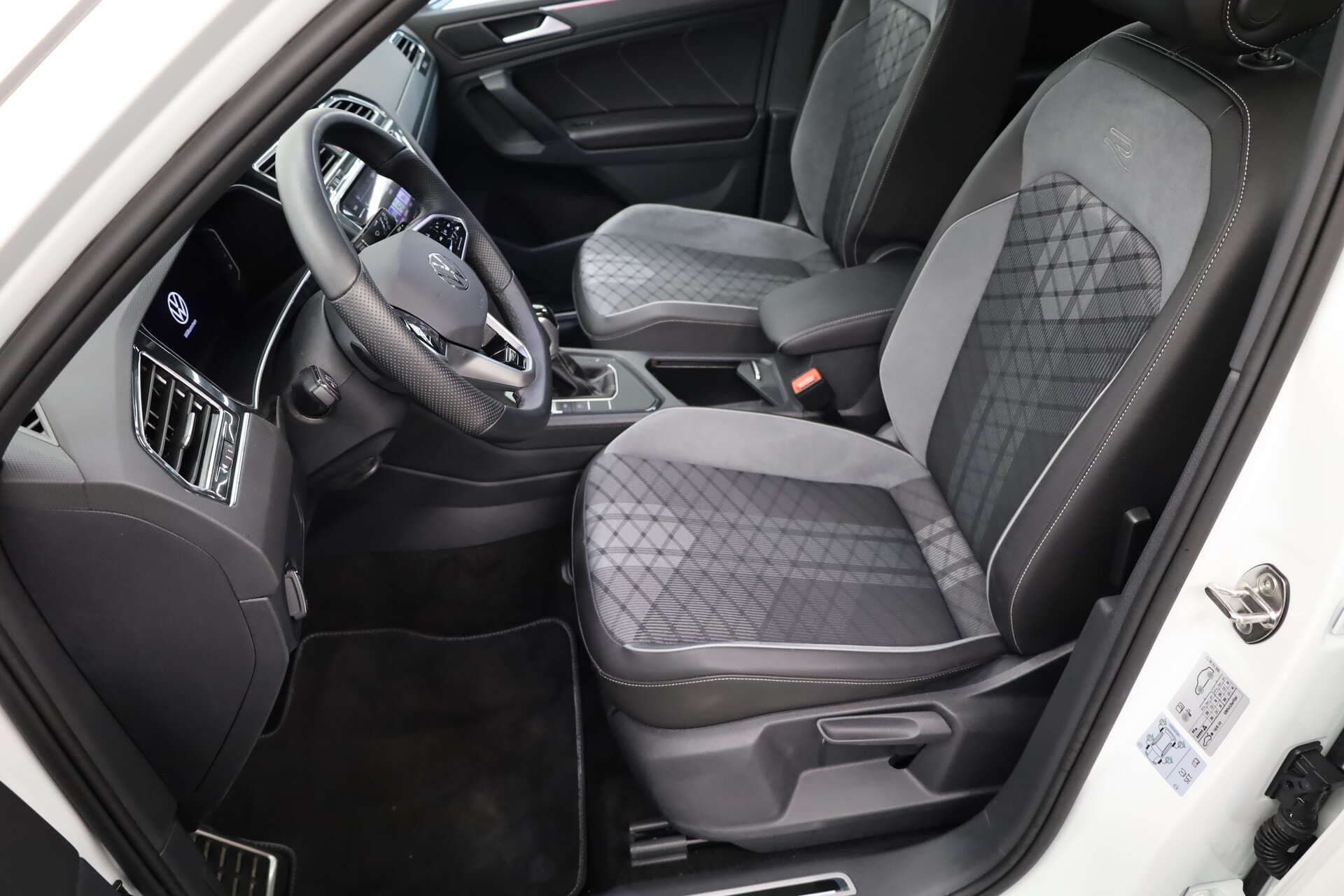 VOLKSWAGEN Tiguan, photo 5 sur 16