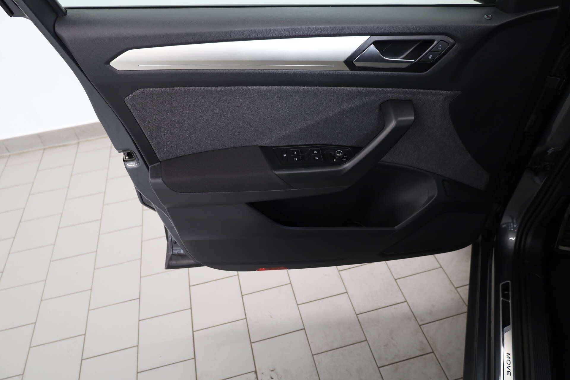 VOLKSWAGEN T-Roc, photo 13 sur 16