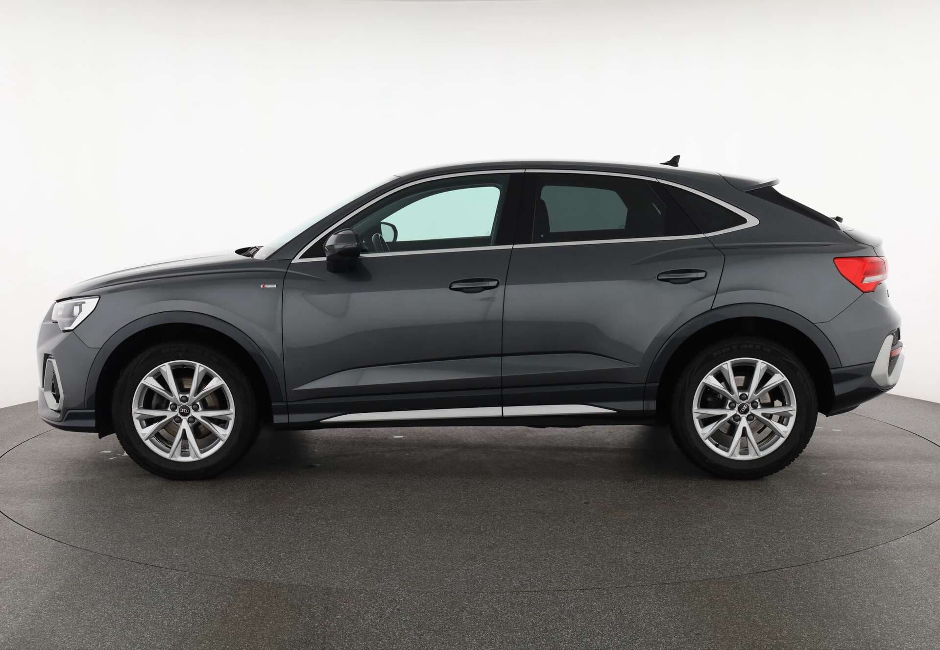 AUDI Q3 Sportback, photo 4 sur 17