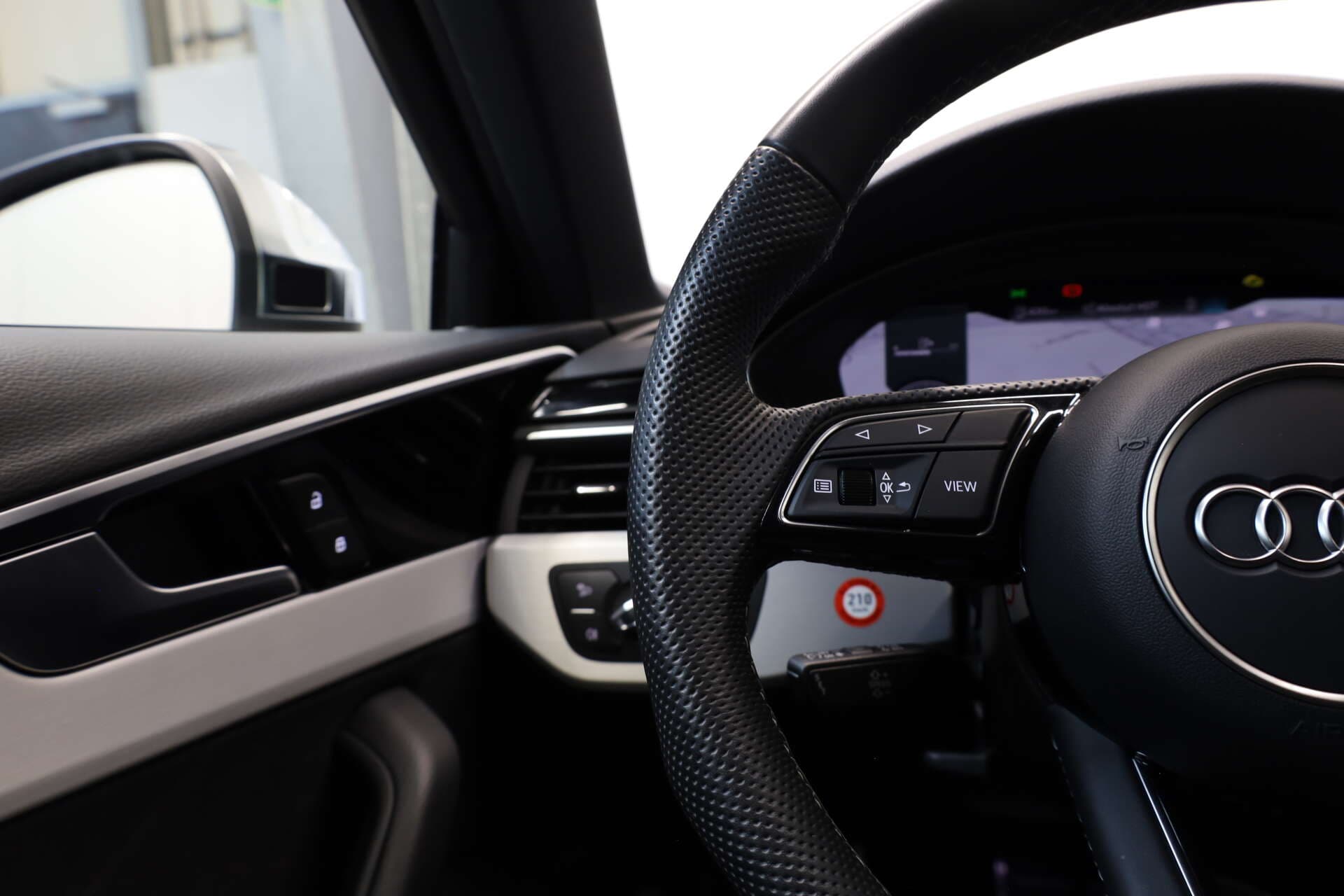 AUDI S4 Avant, photo 14 sur 17