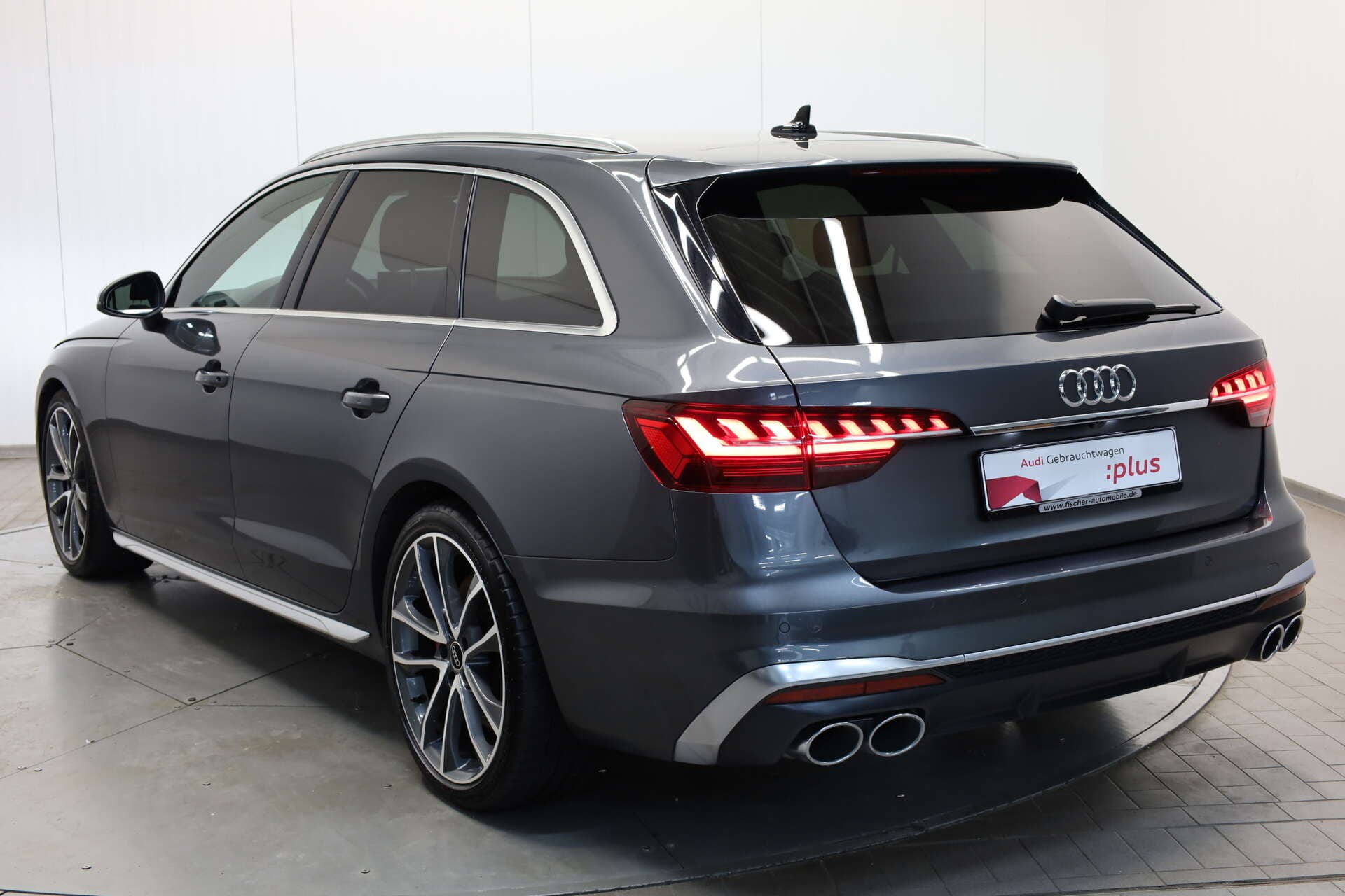 AUDI S4 Avant, photo 3 sur 17