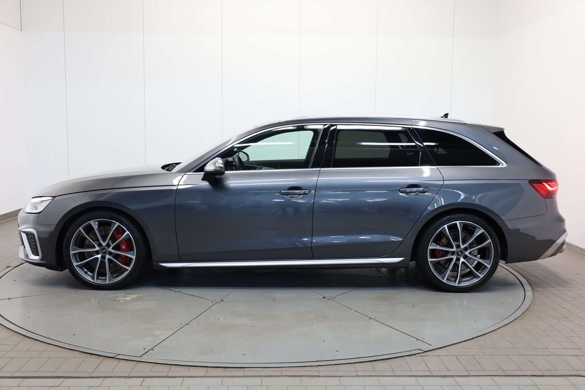 AUDI S4 Avant, photo 4 sur 17