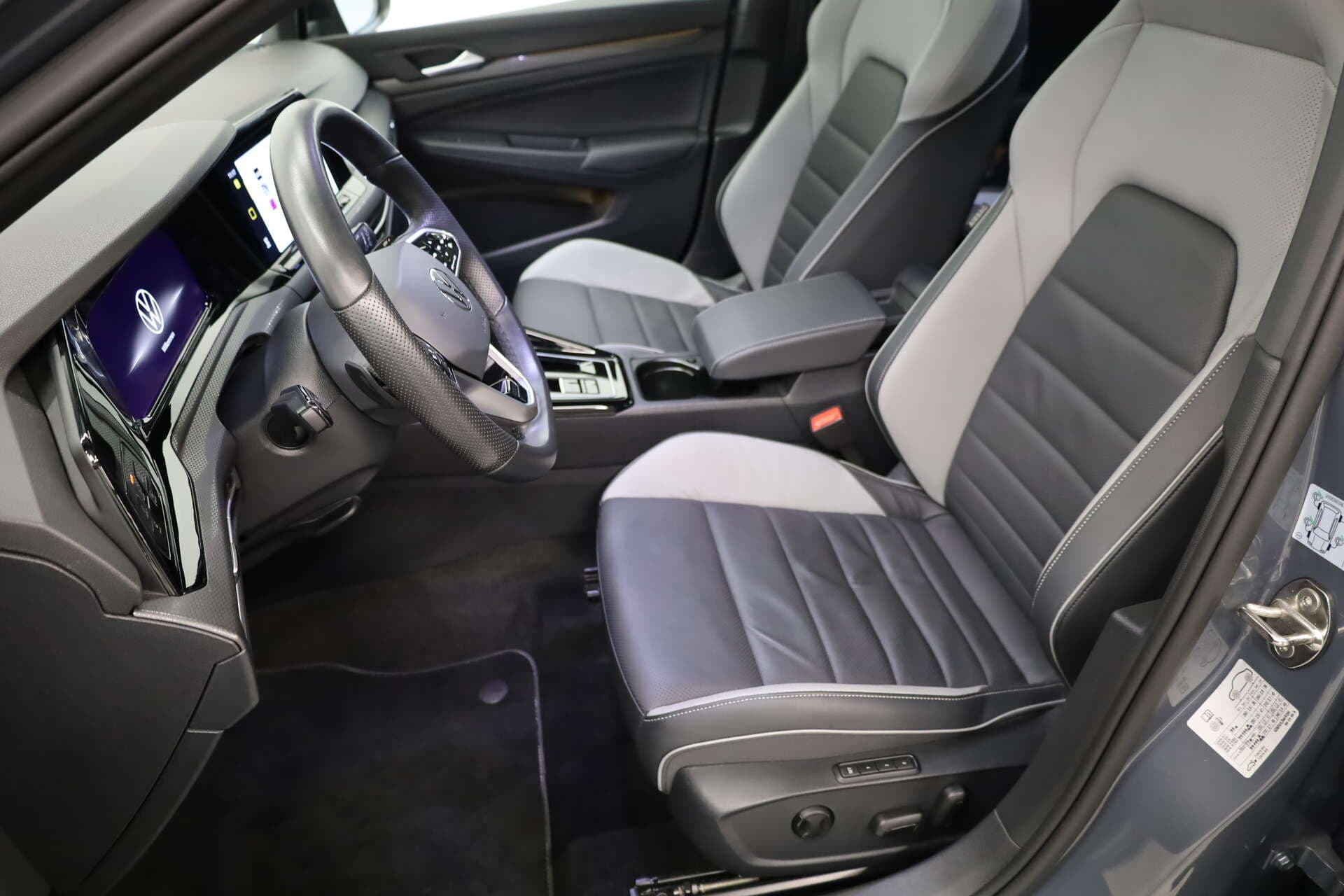 VOLKSWAGEN Golf, photo 5 sur 17