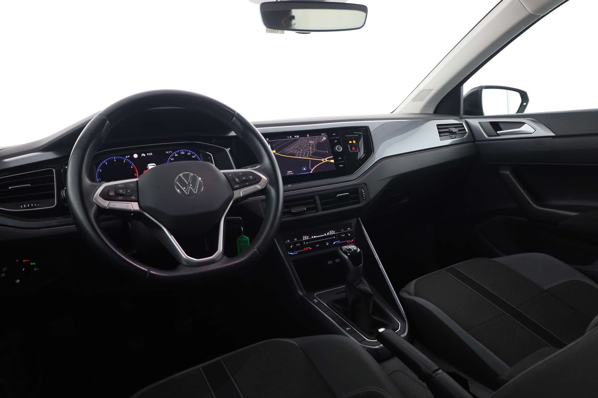 VOLKSWAGEN Polo, photo 9 sur 17