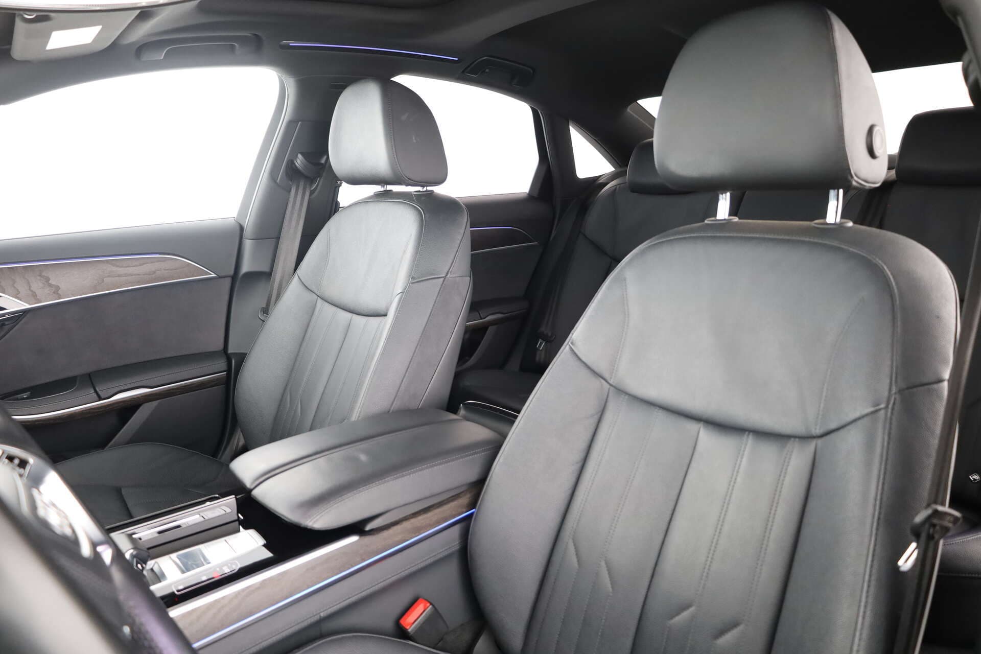 AUDI A8, photo 9 sur 17