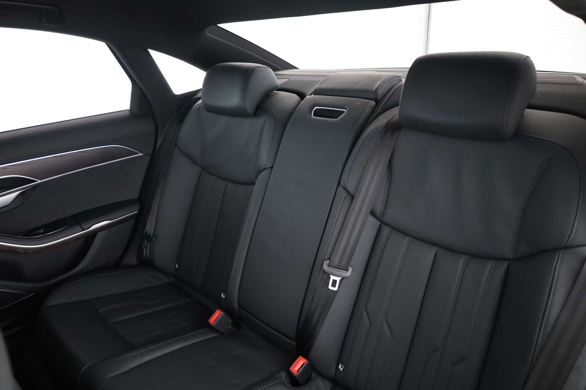 AUDI A8, photo 10 sur 17