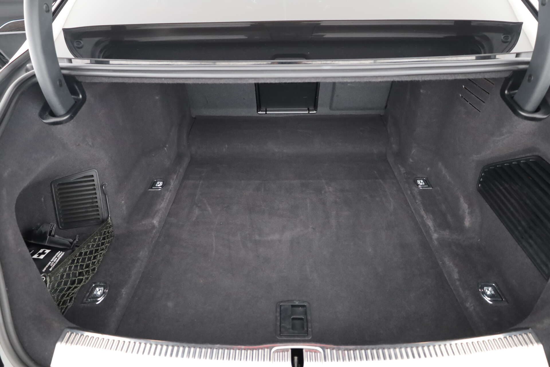 AUDI A8, photo 11 sur 17