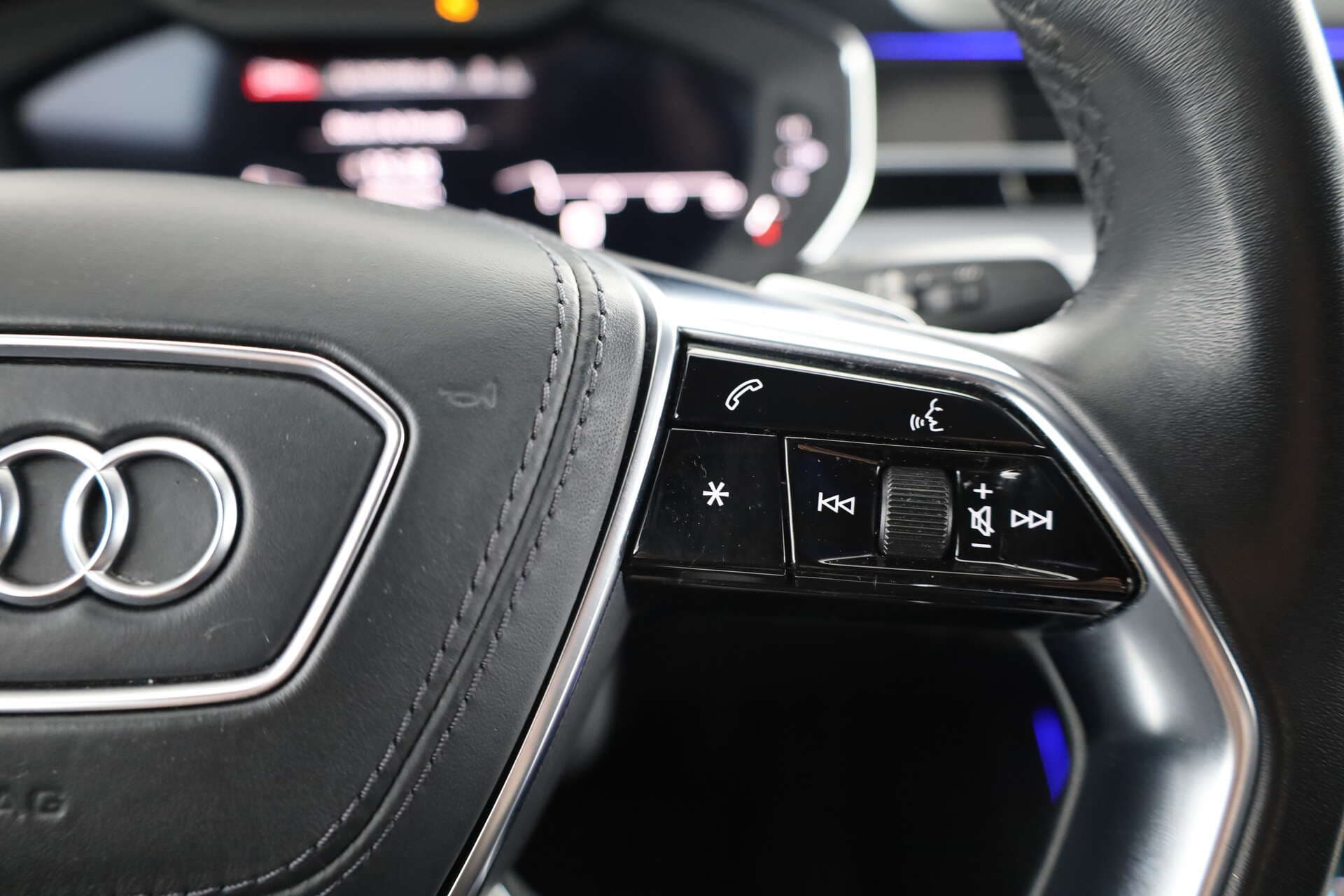 AUDI A8, photo 14 sur 17