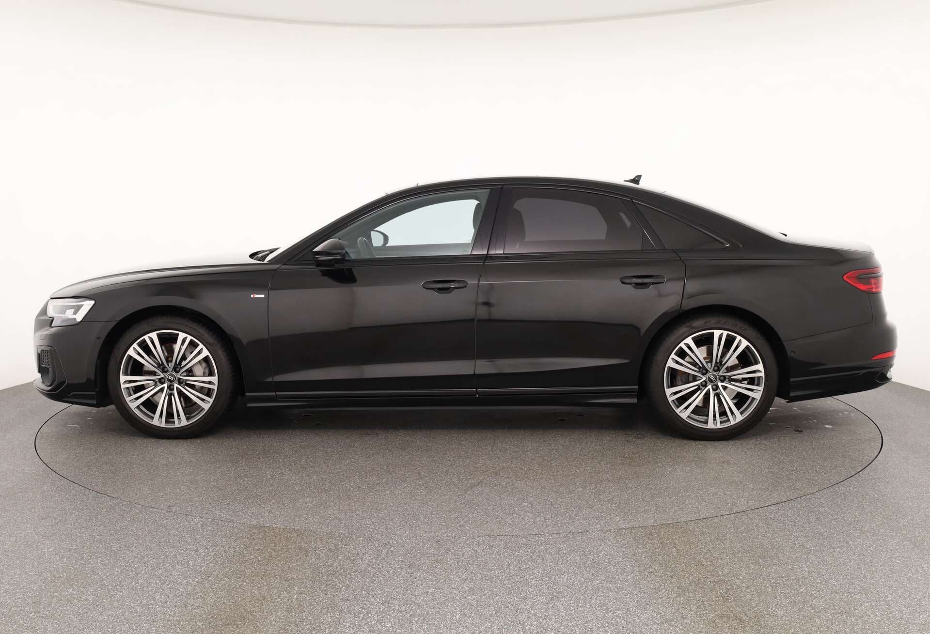AUDI A8, photo 4 sur 17