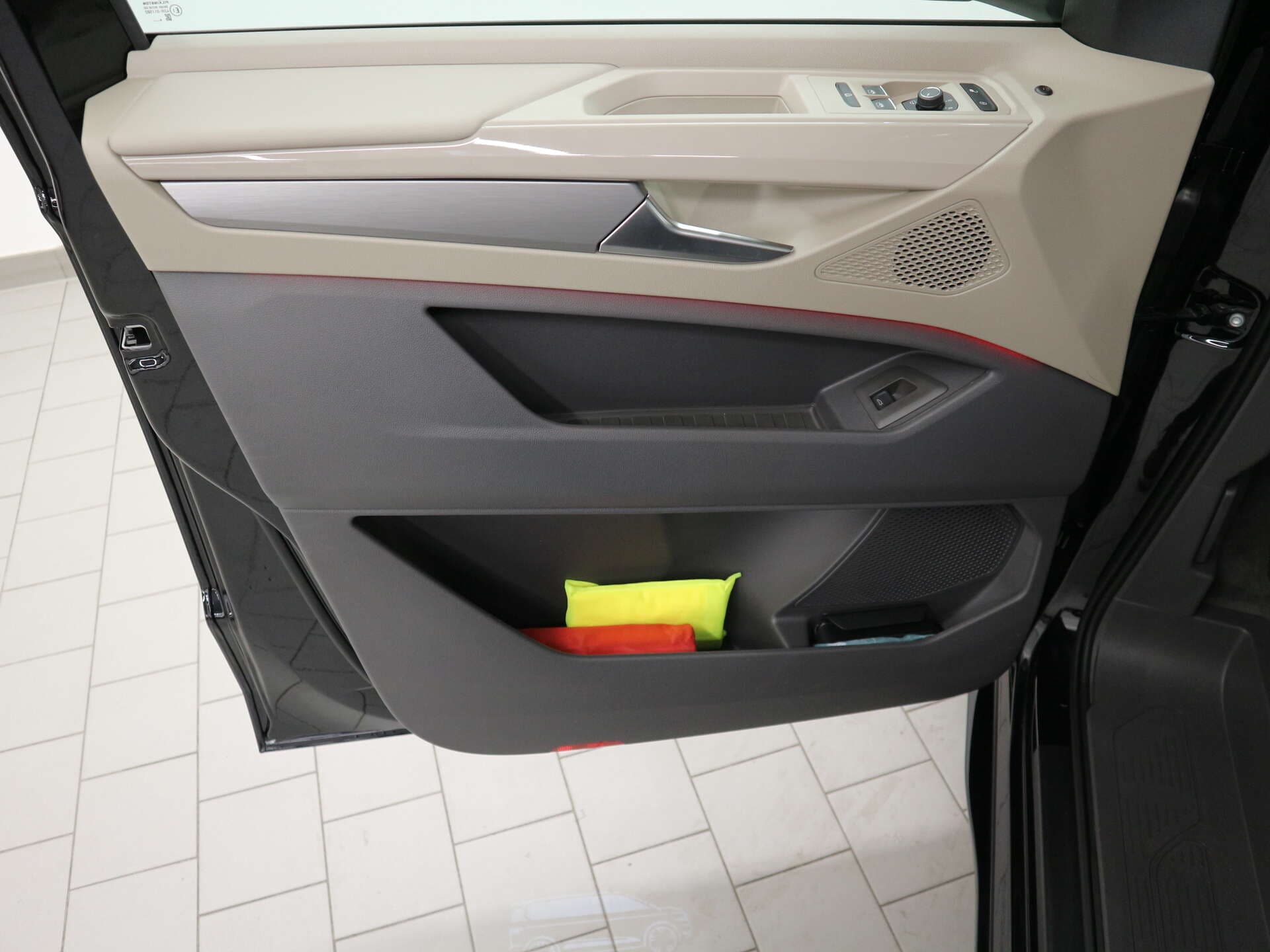 VOLKSWAGEN NUTZFAHRZEUGE T7 Multivan LÜ, photo 13 sur 17