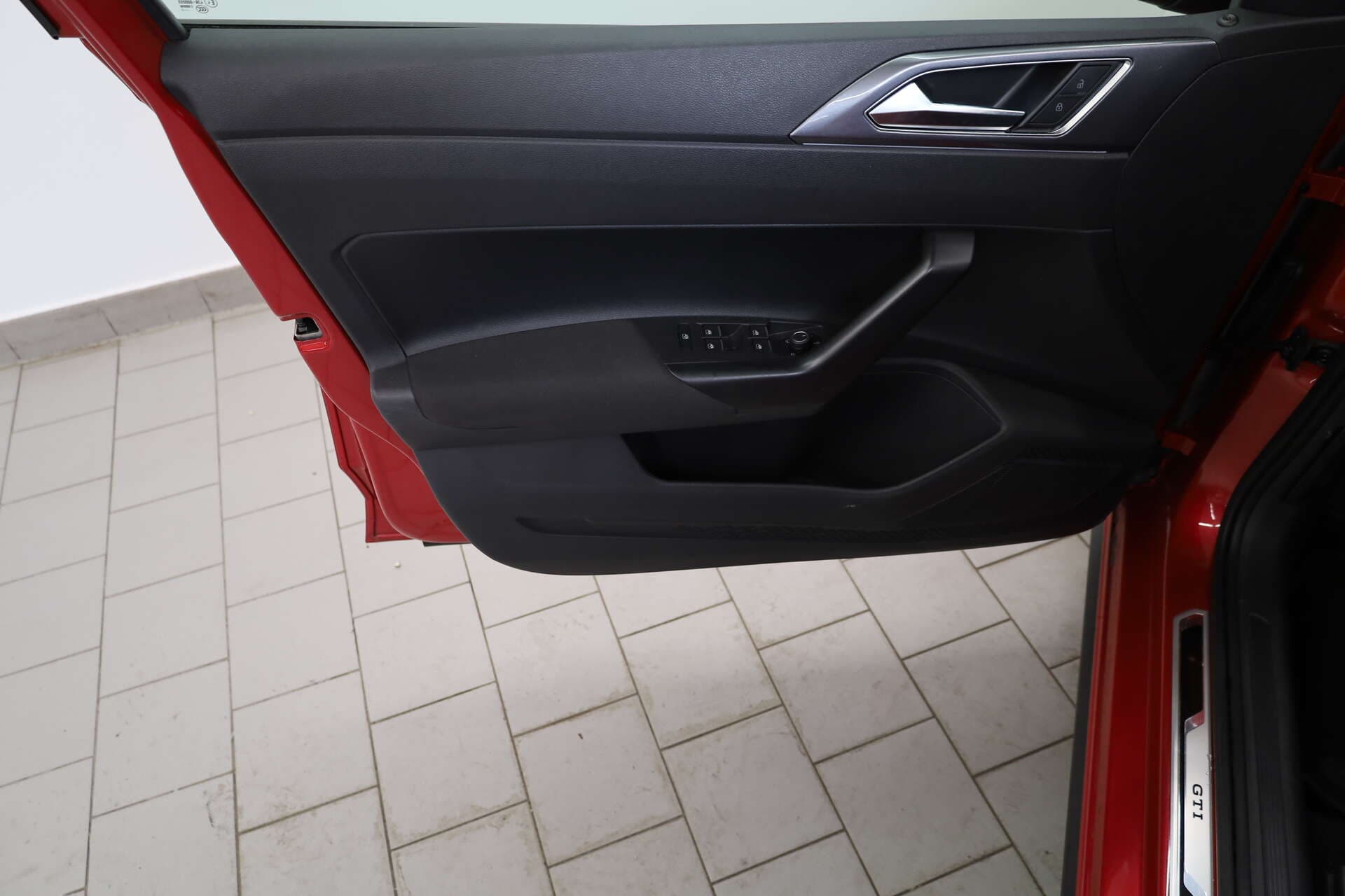 VOLKSWAGEN Polo, photo 13 sur 16