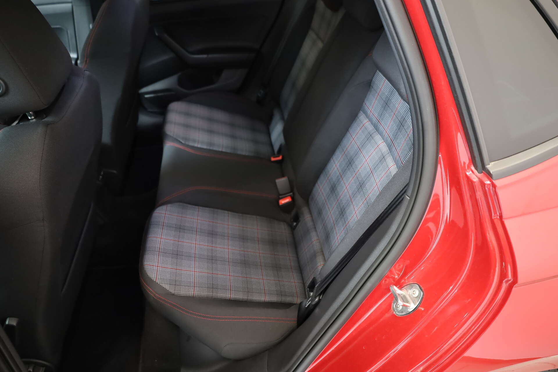 VOLKSWAGEN Polo, photo 14 sur 16