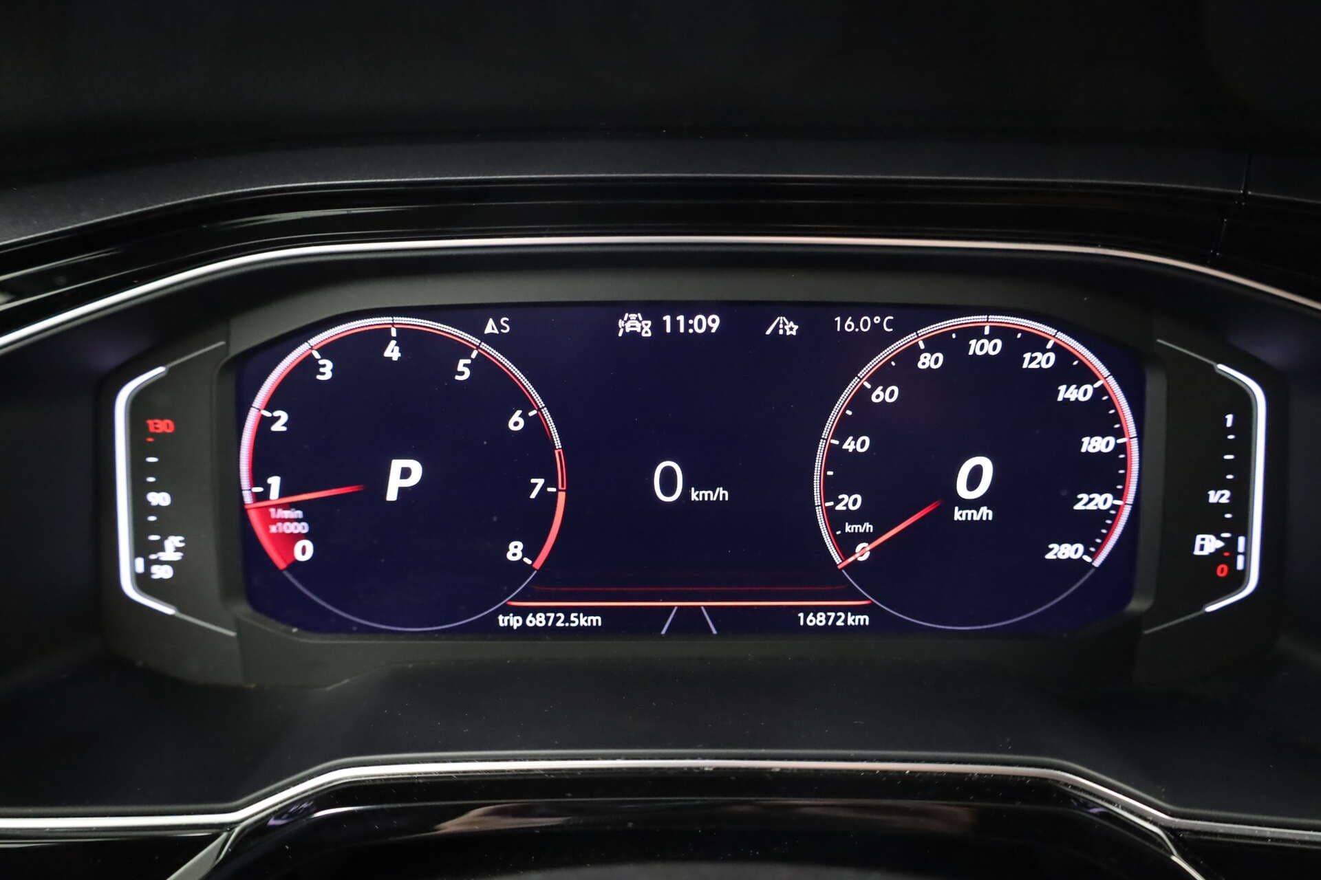 VOLKSWAGEN Polo, photo 8 sur 16
