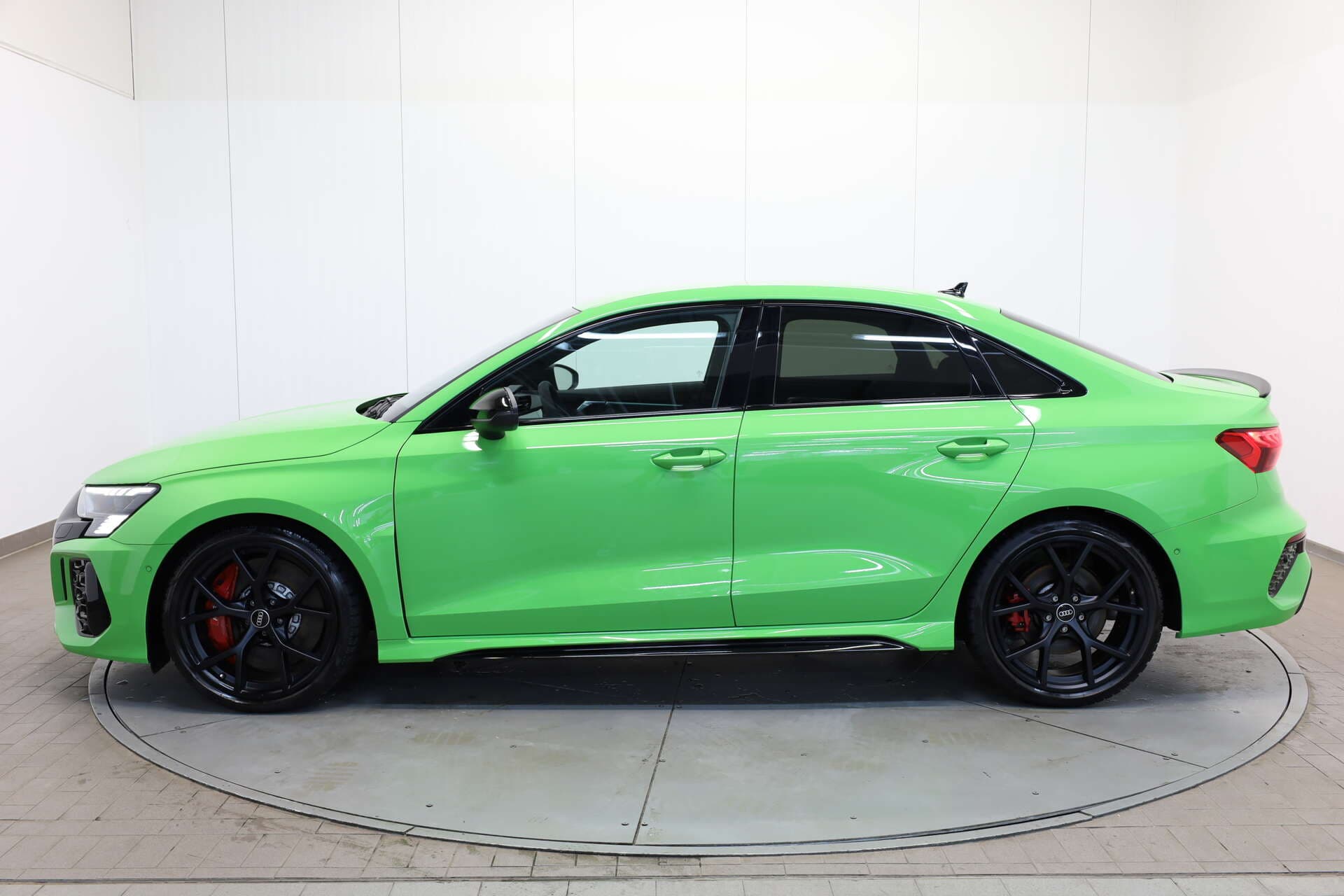 AUDI RS3 Limousine, photo 4 sur 17