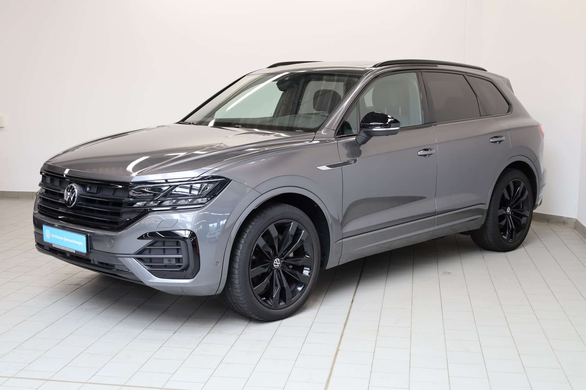 VOLKSWAGEN Touareg, photo 1 sur 17