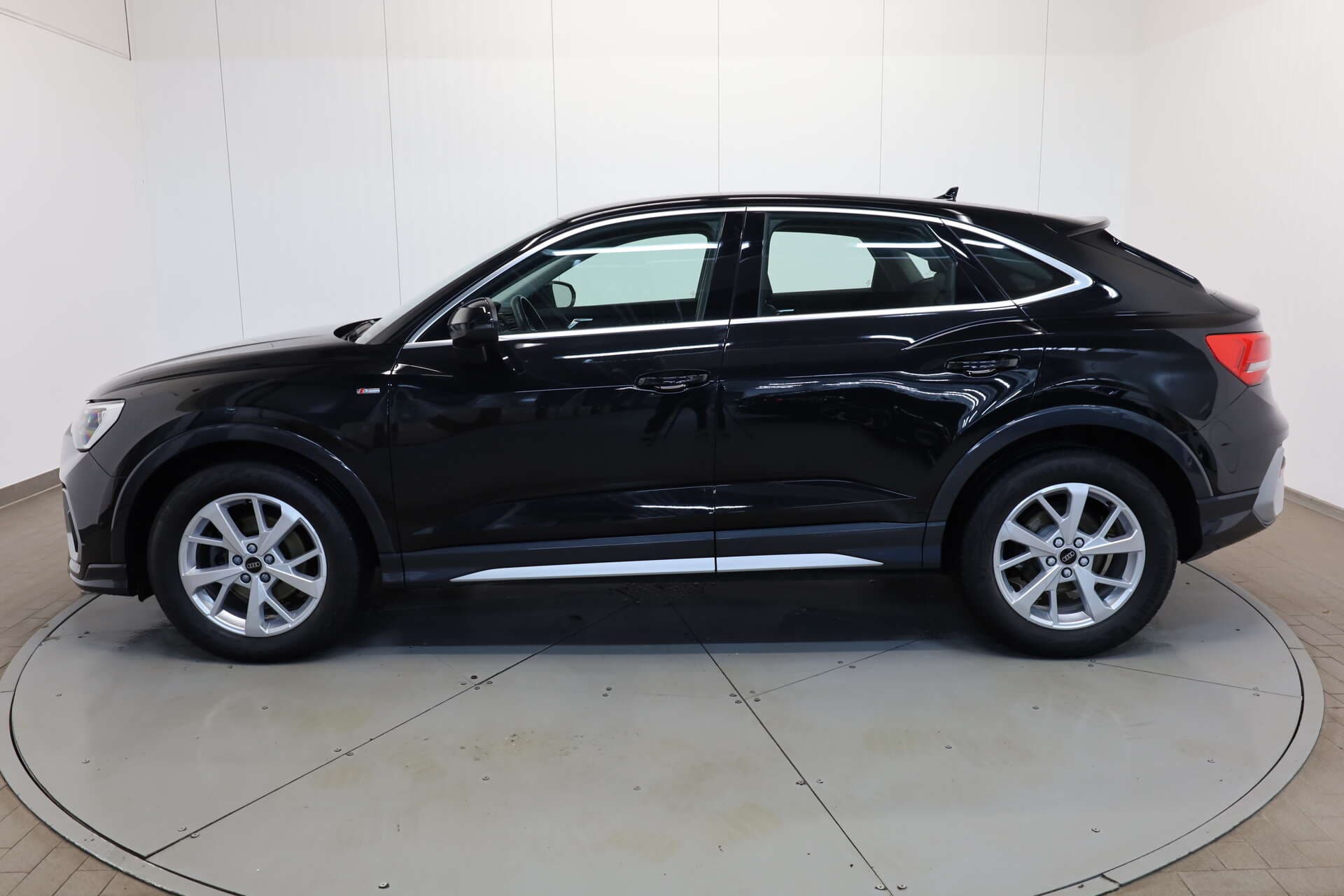 AUDI Q3 Sportback, photo 4 sur 17