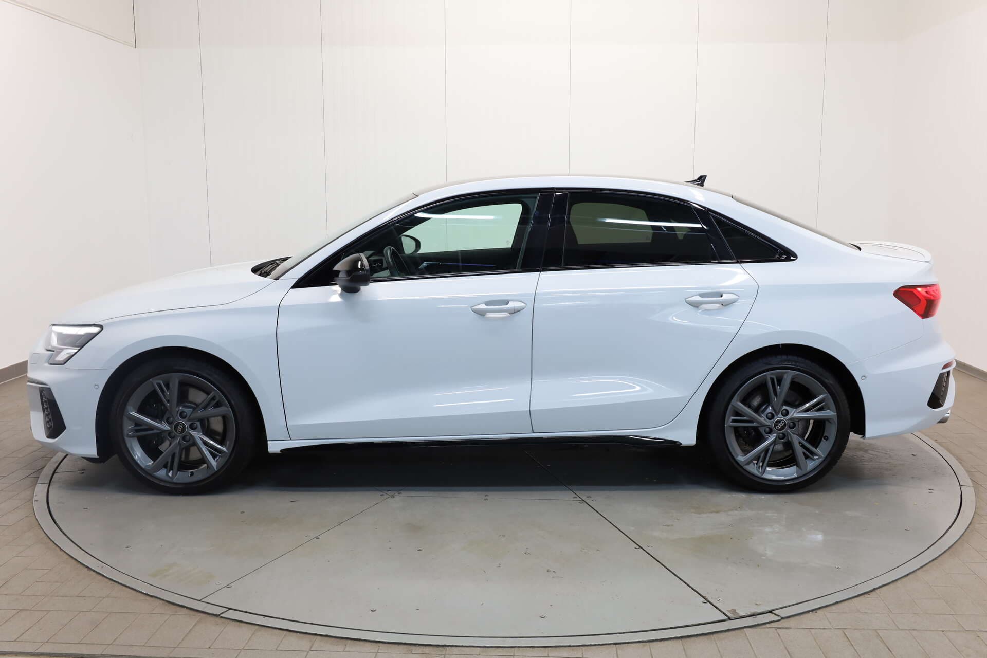 AUDI S3 Limousine, photo 4 sur 17