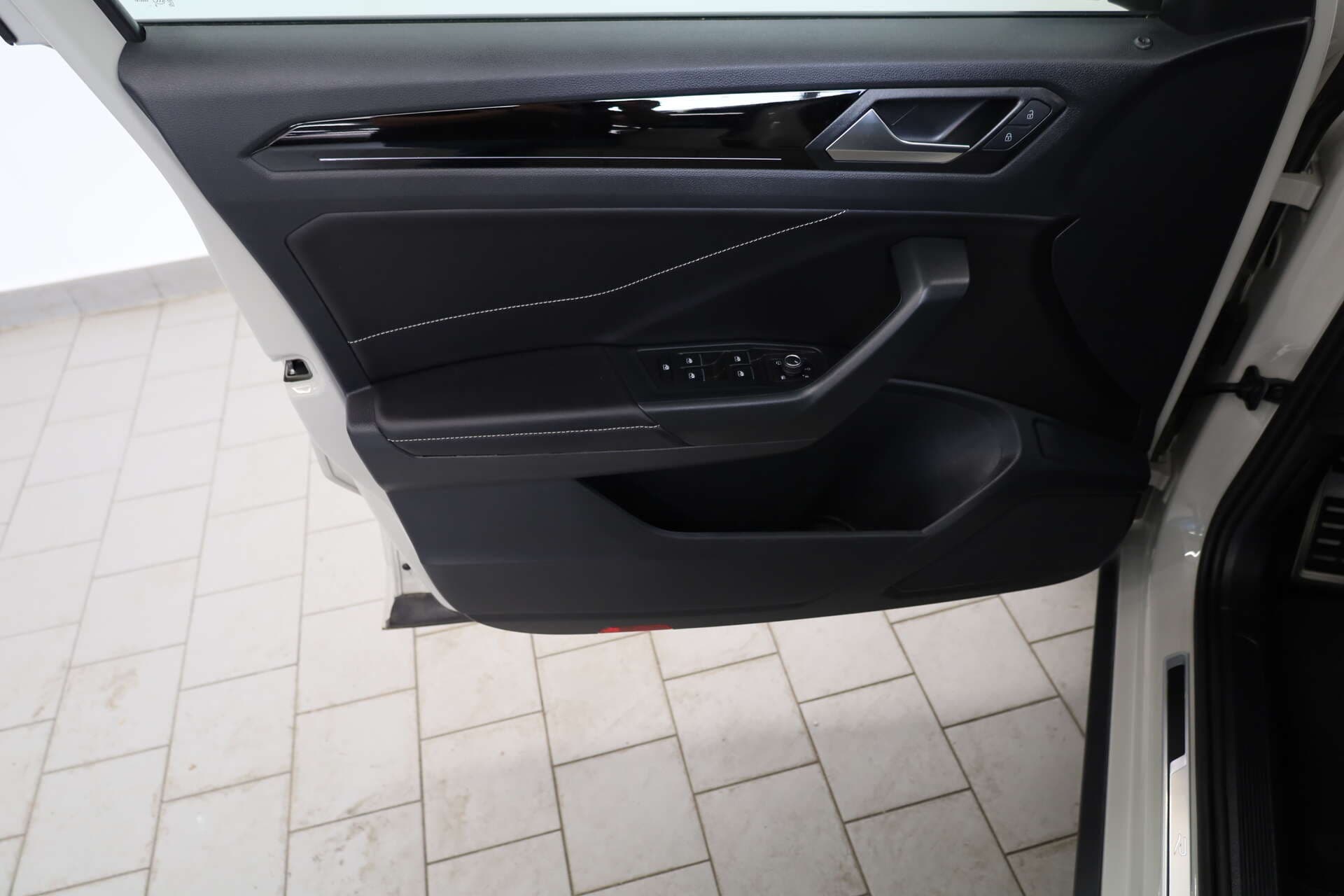 VOLKSWAGEN T-Roc, photo 13 sur 16