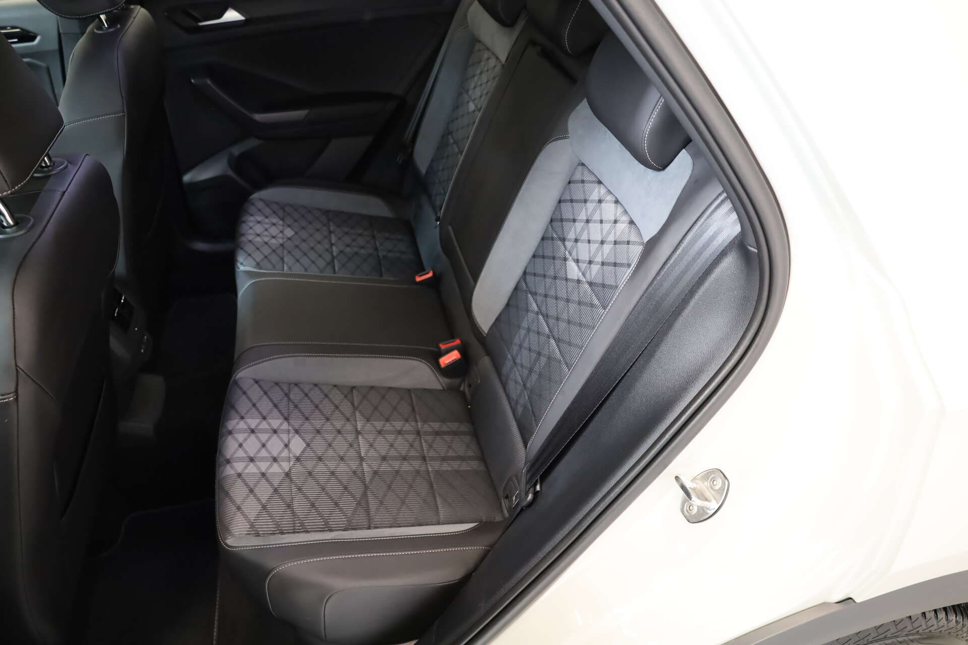 VOLKSWAGEN T-Roc, photo 14 sur 16