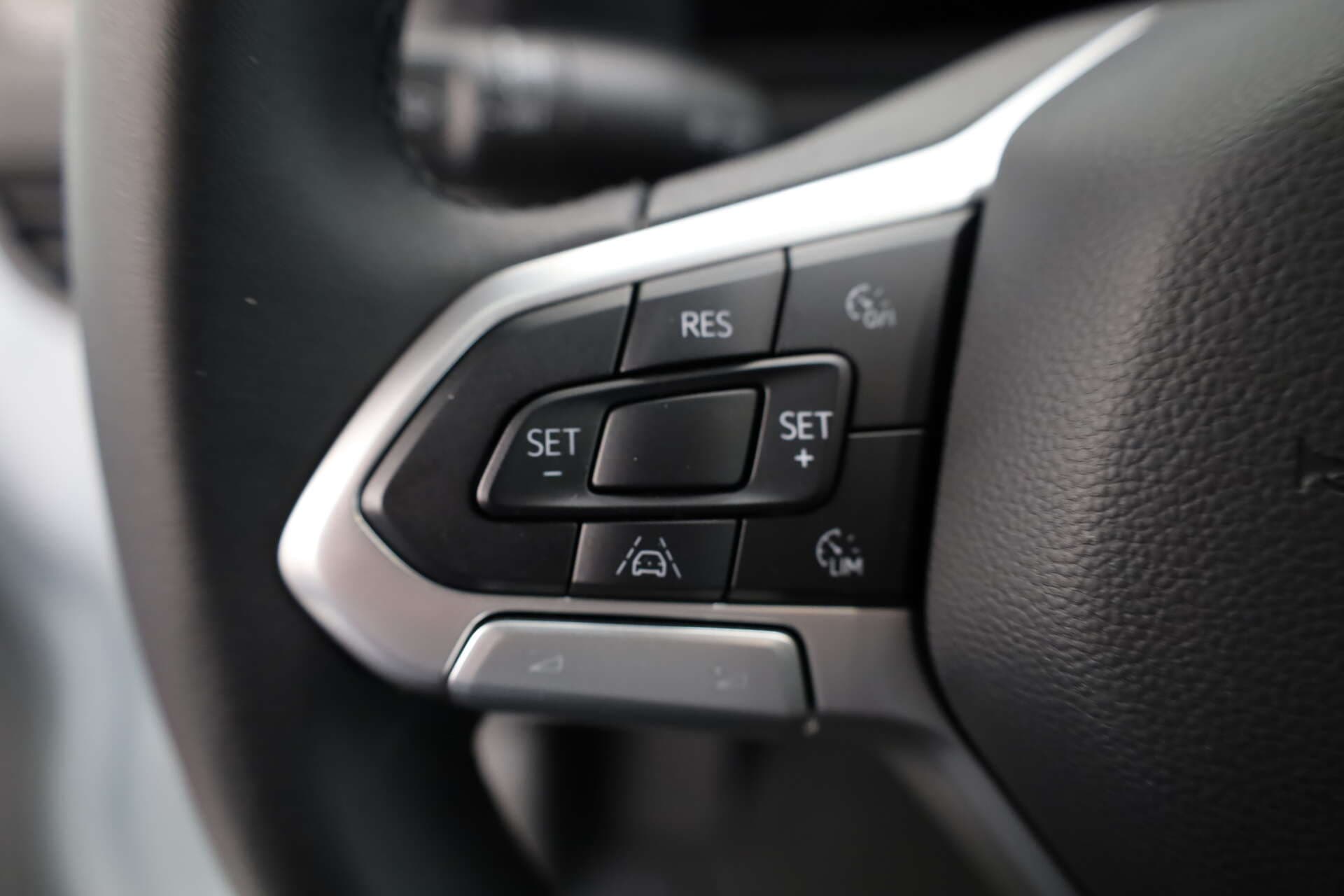 VOLKSWAGEN NUTZFAHRZEUGE T7 Transporter, photo 16 sur 17