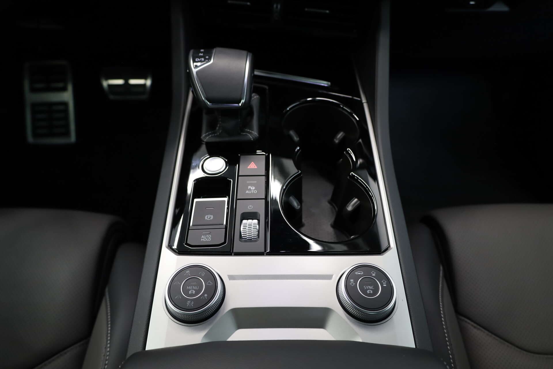 VOLKSWAGEN Touareg, photo 12 sur 17