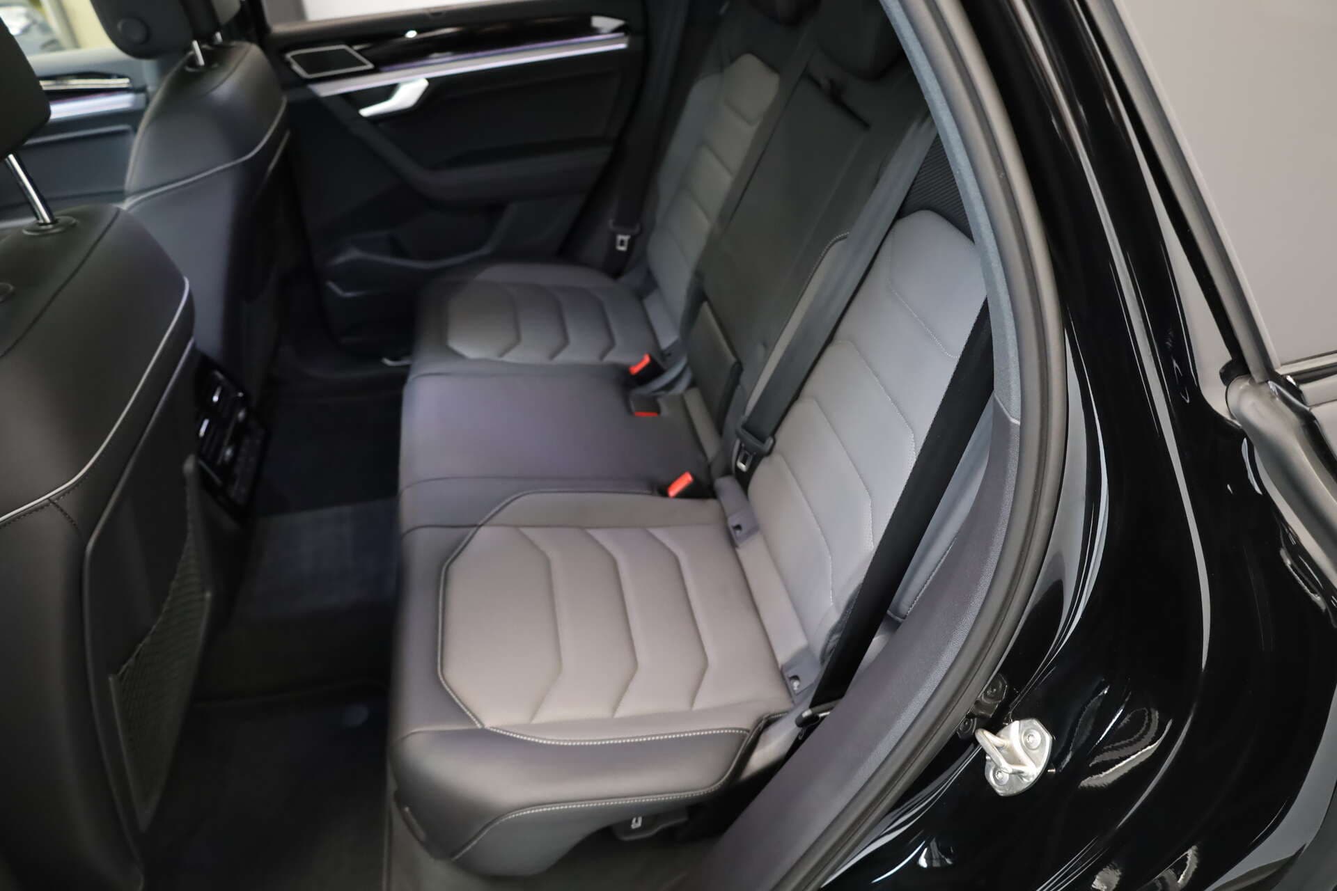 VOLKSWAGEN Touareg, photo 14 sur 17