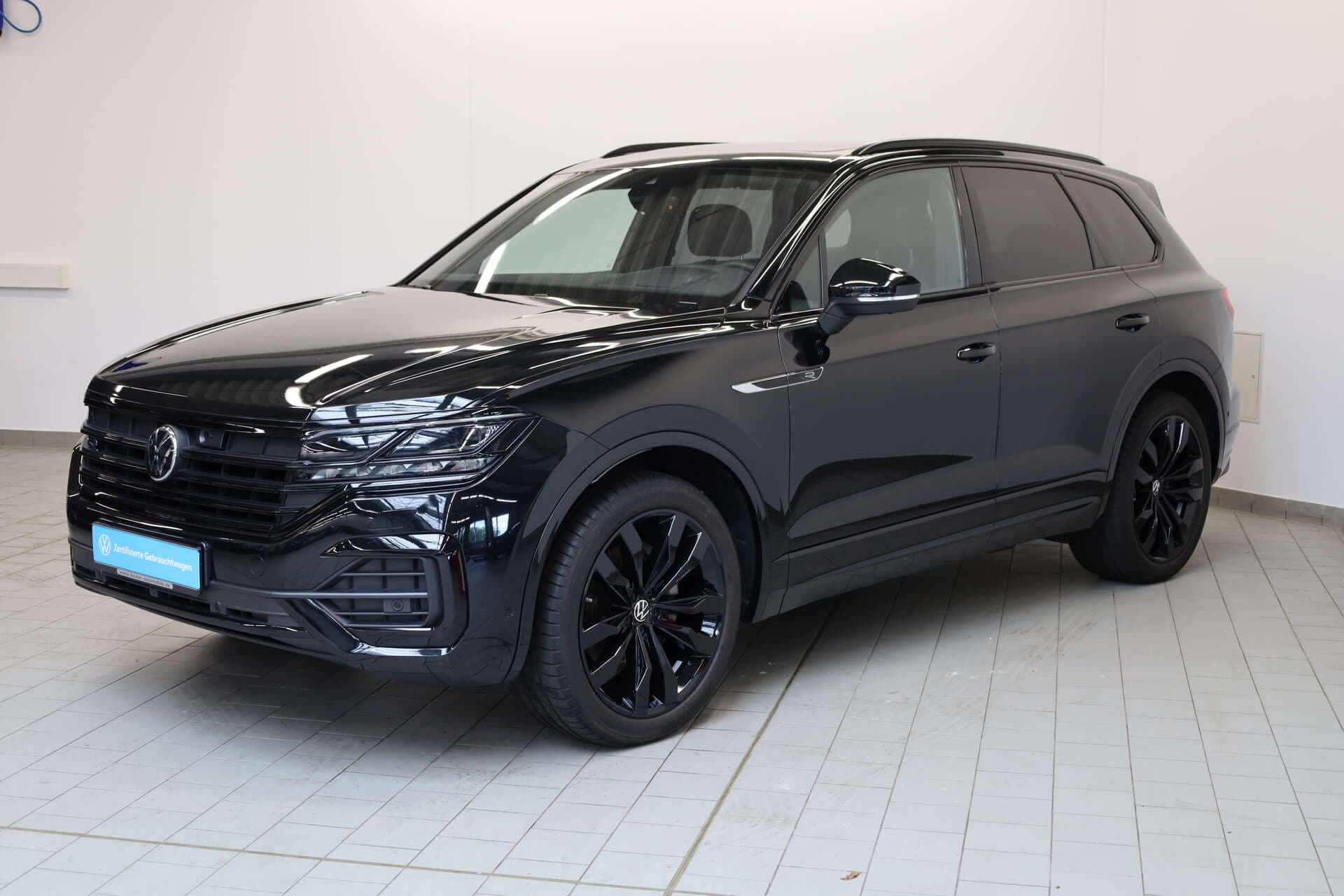 VOLKSWAGEN Touareg, photo 1 sur 17