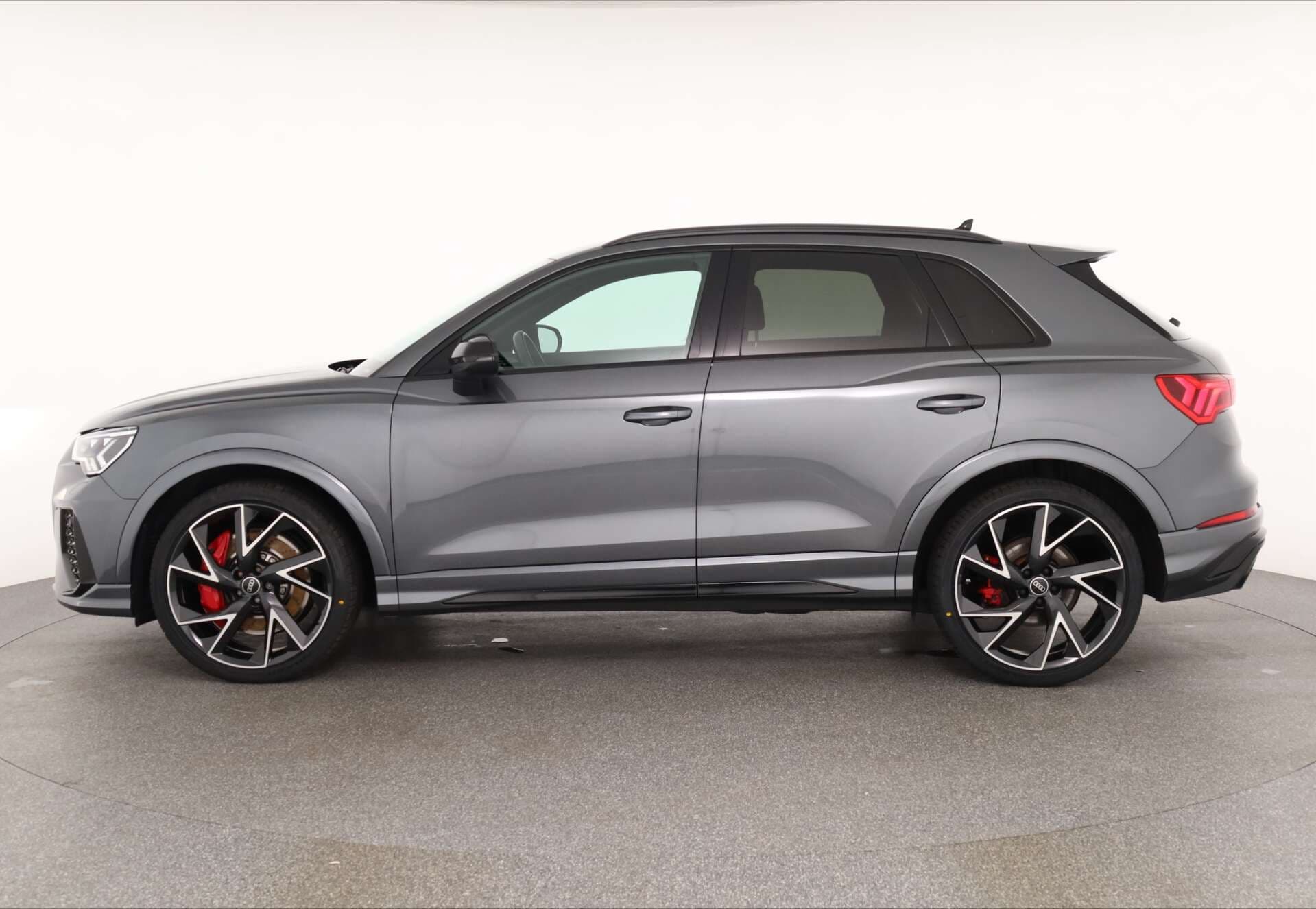 AUDI RS Q3, photo 4 sur 17