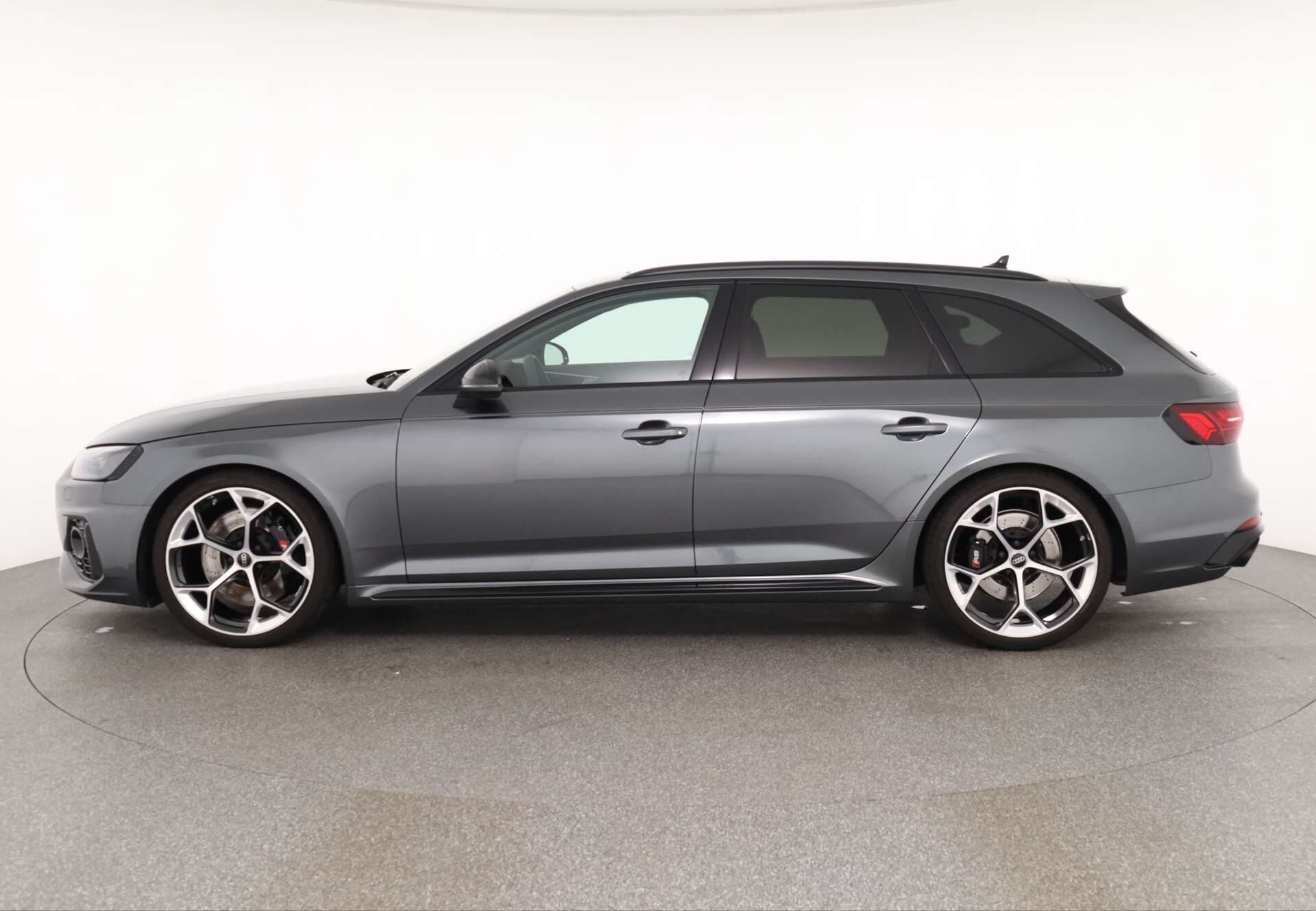 AUDI RS4 Avant, photo 4 sur 17