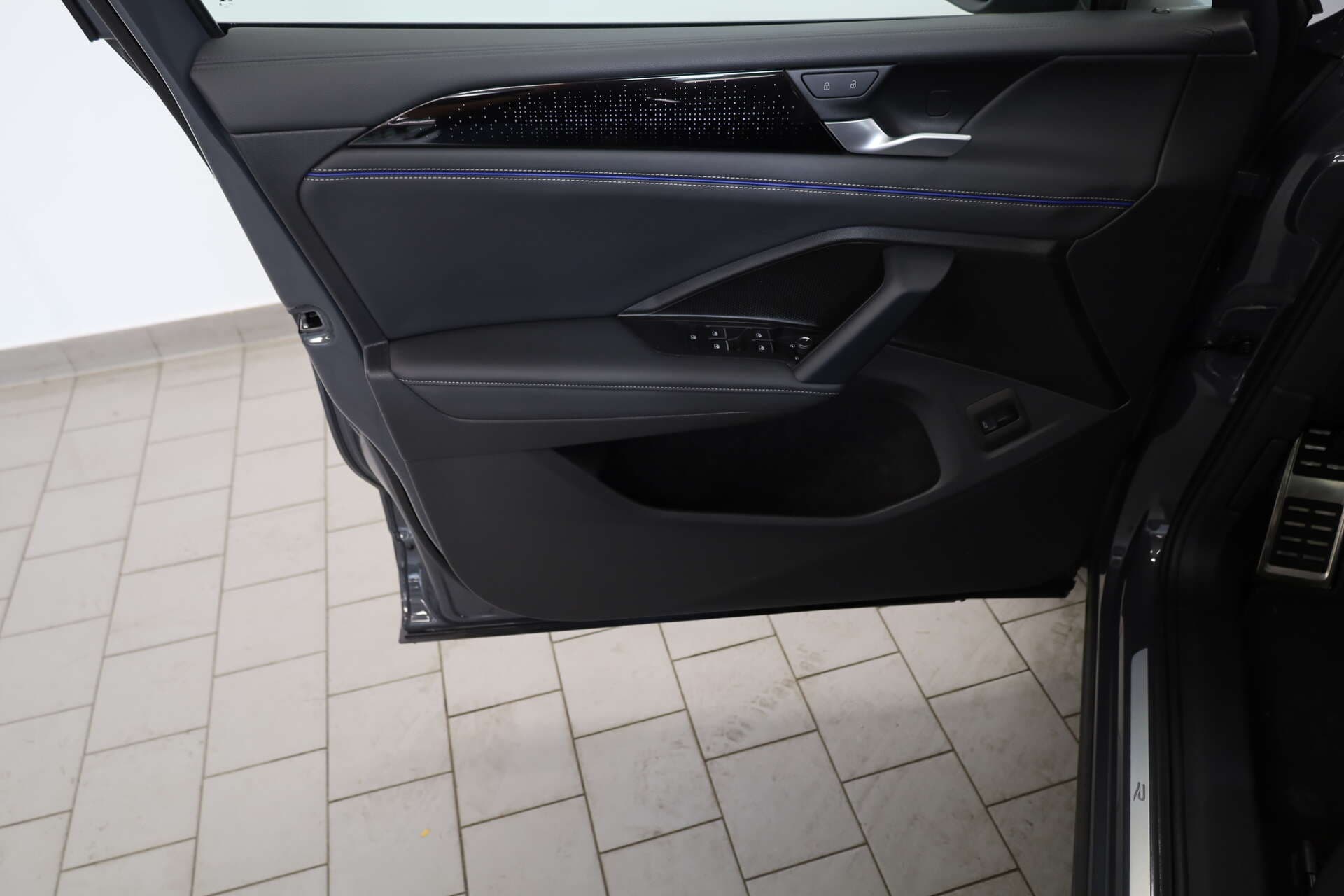 VOLKSWAGEN Tiguan, photo 13 sur 17