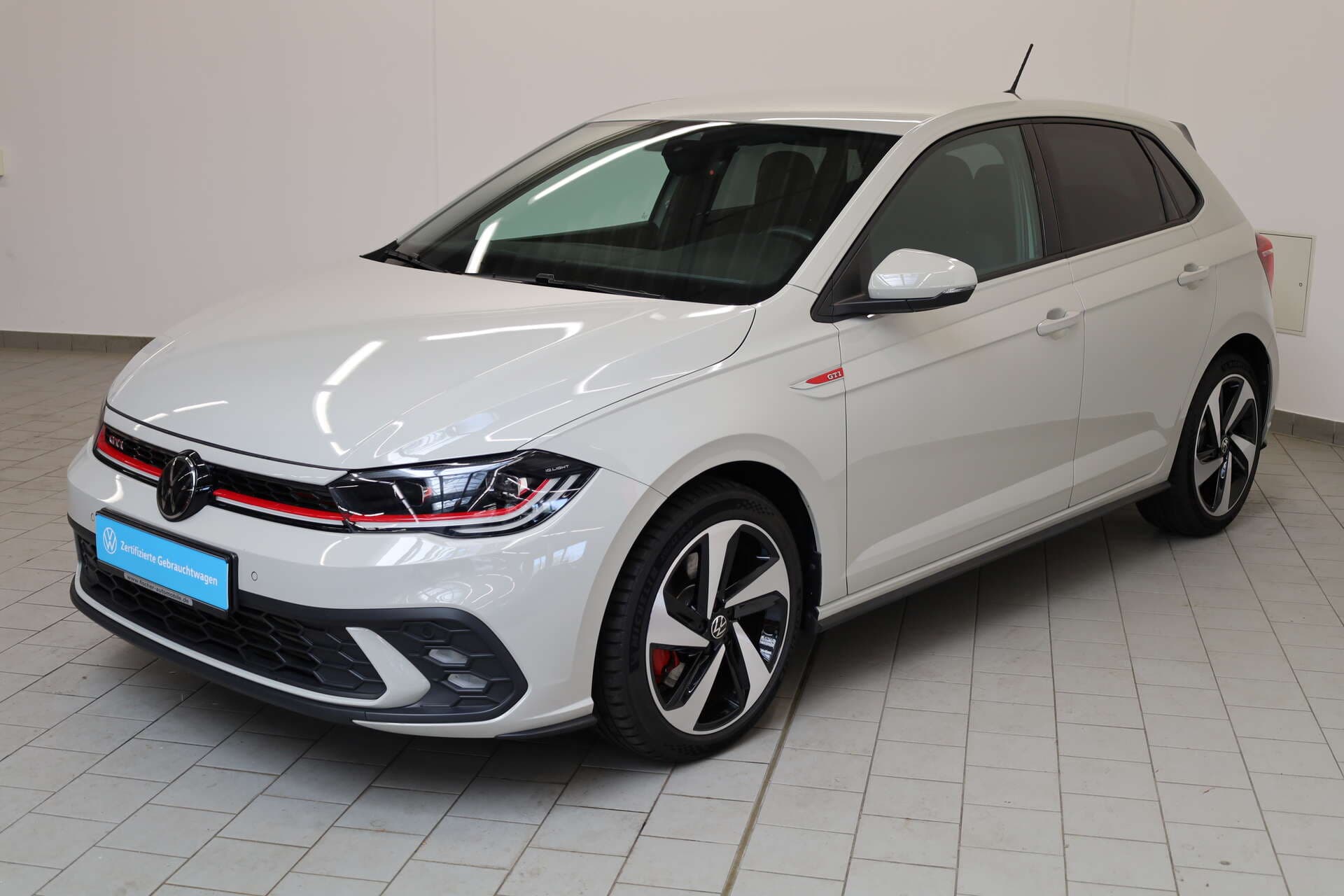 VOLKSWAGEN Polo, photo 1 sur 16