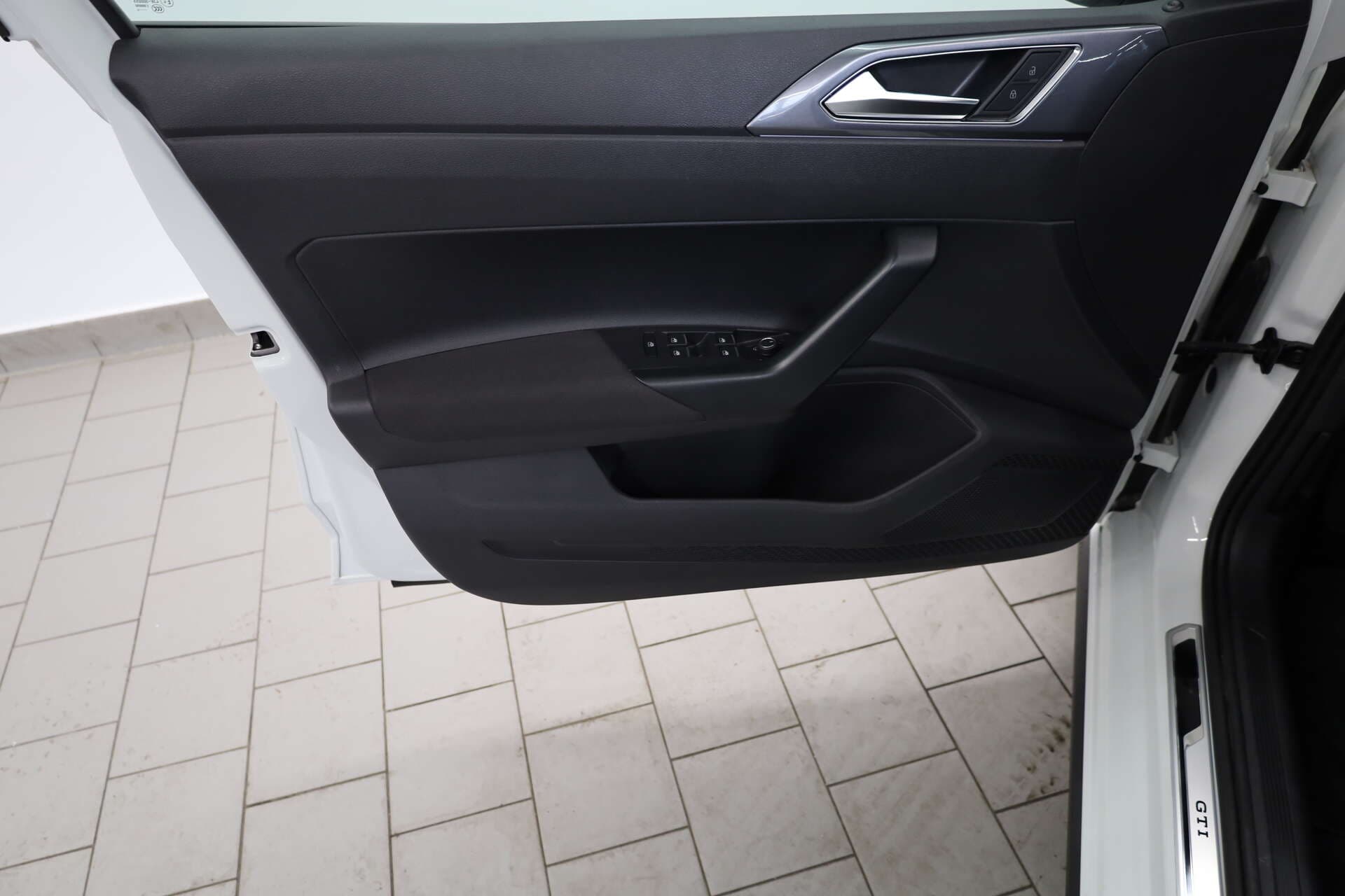 VOLKSWAGEN Polo, photo 13 sur 16