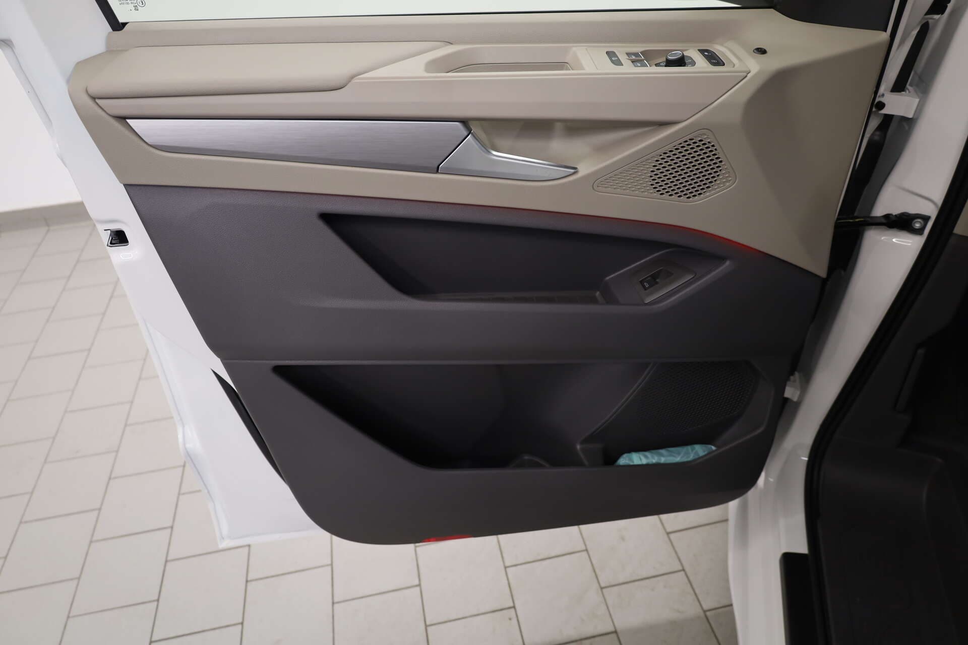 VOLKSWAGEN NUTZFAHRZEUGE T7 Multivan LÜ, photo 13 sur 17