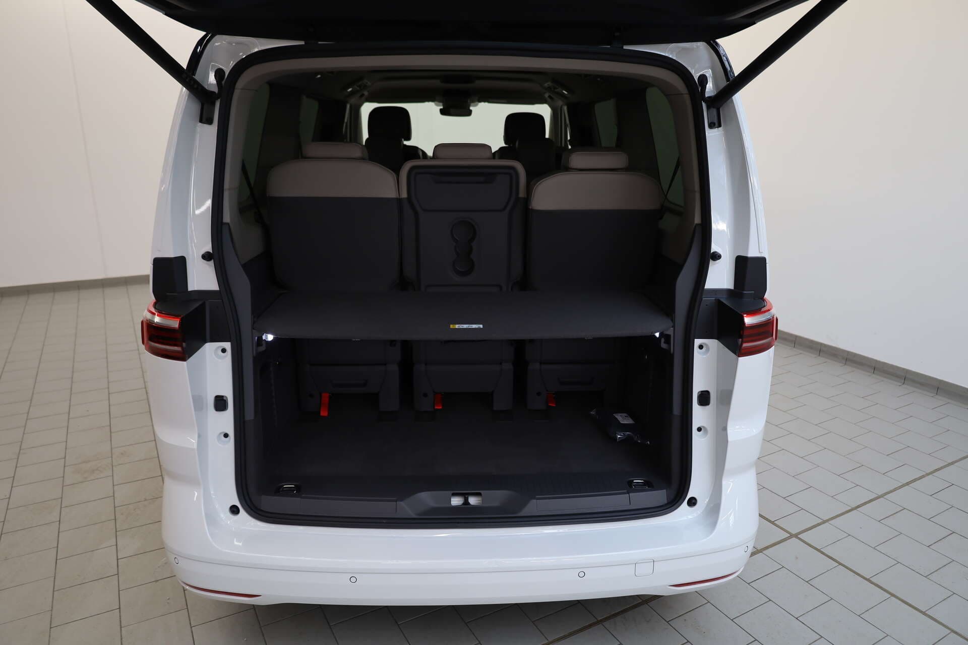 VOLKSWAGEN NUTZFAHRZEUGE T7 Multivan LÜ, photo 15 sur 17