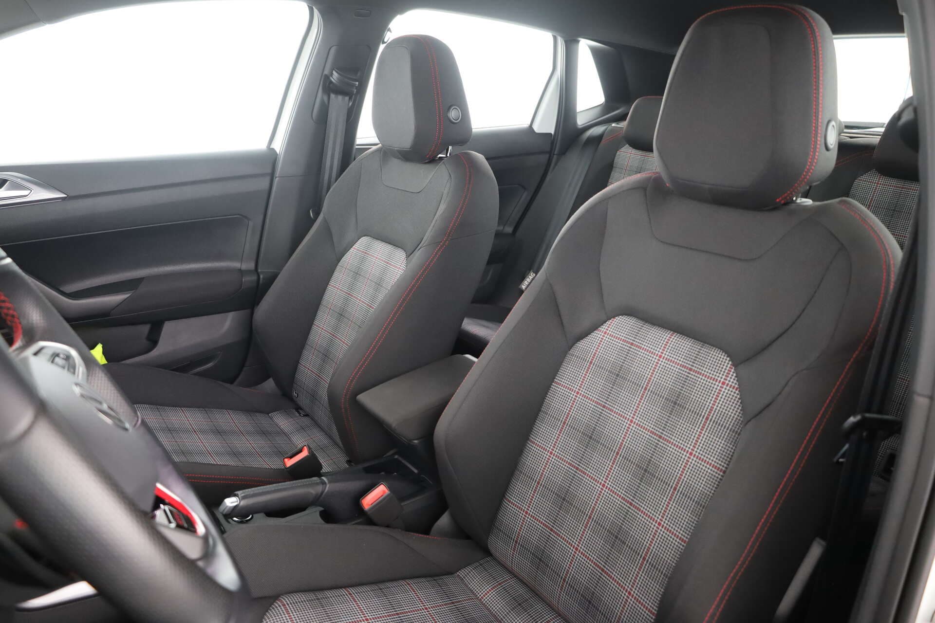 VOLKSWAGEN Polo, photo 9 sur 17