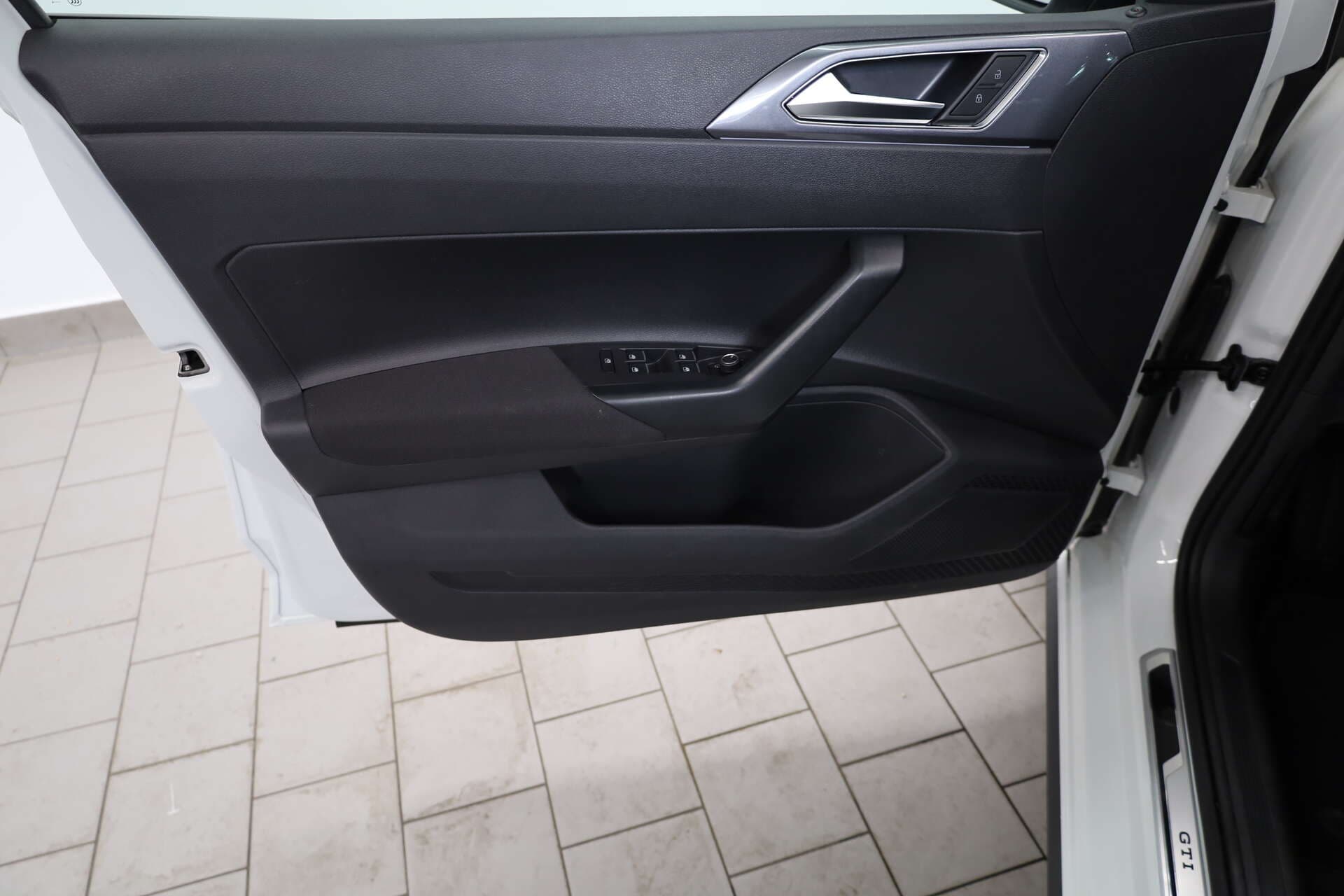 VOLKSWAGEN Polo, photo 13 sur 16