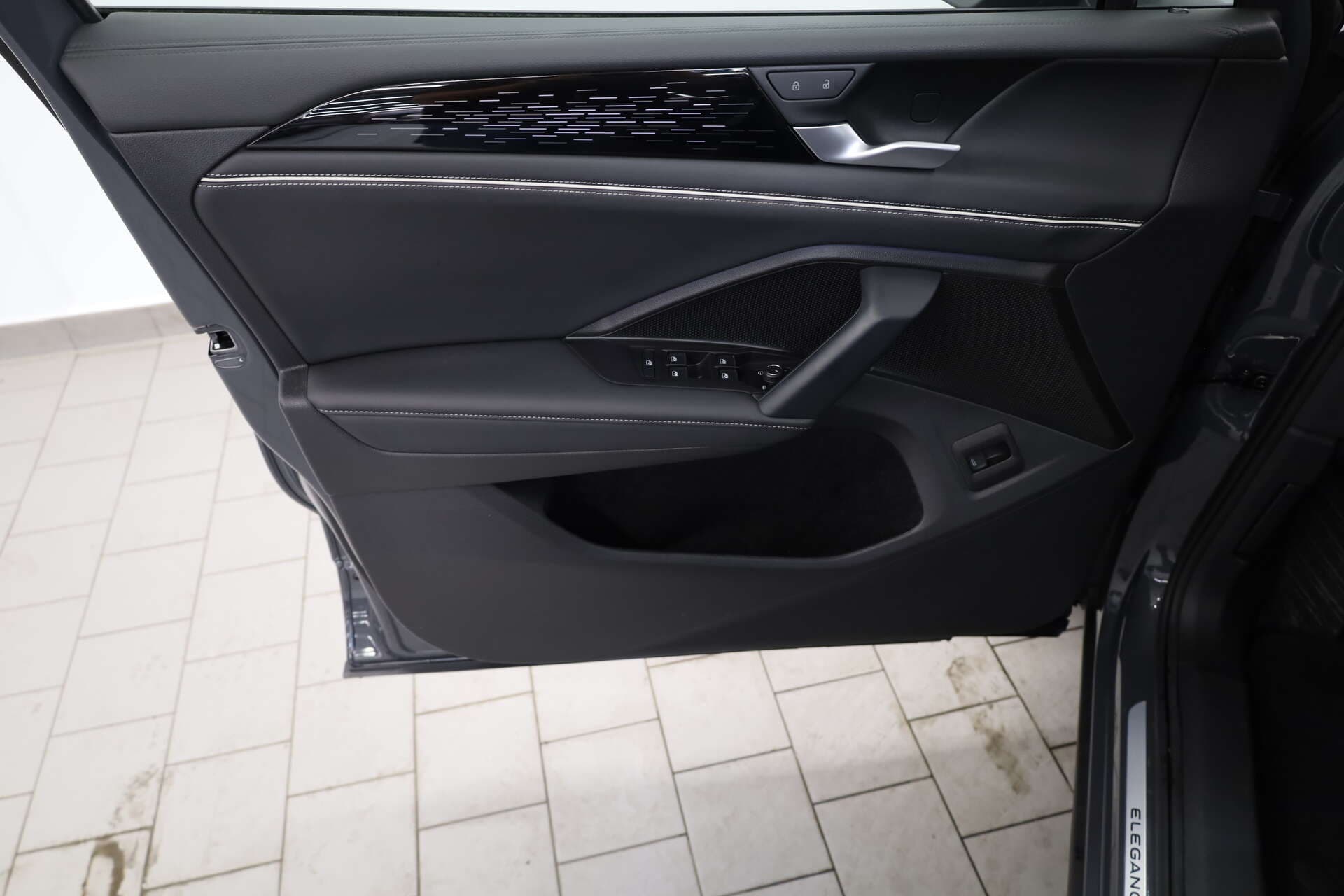 VOLKSWAGEN Tiguan, photo 13 sur 17