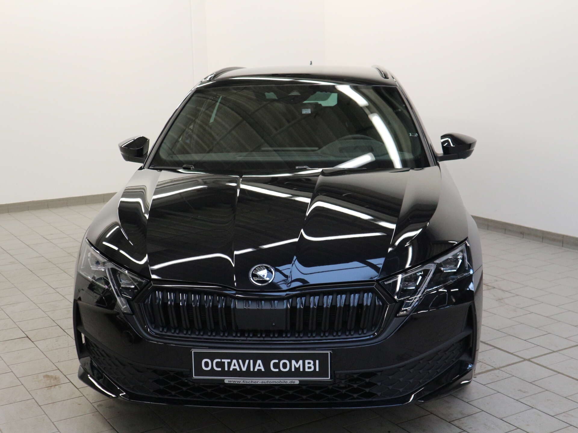 SKODA Octavia Combi, photo 2 sur 17